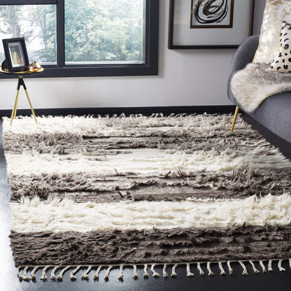 SAFAVIEH Kenya Collection Accent Rug - 4' x 6', Ivory & Grey, Hand-Knotted Tribal Tassel Wool, Ideal for High Traffic Areas in Entryway, Living Room, Bedroom (KNY226A)
