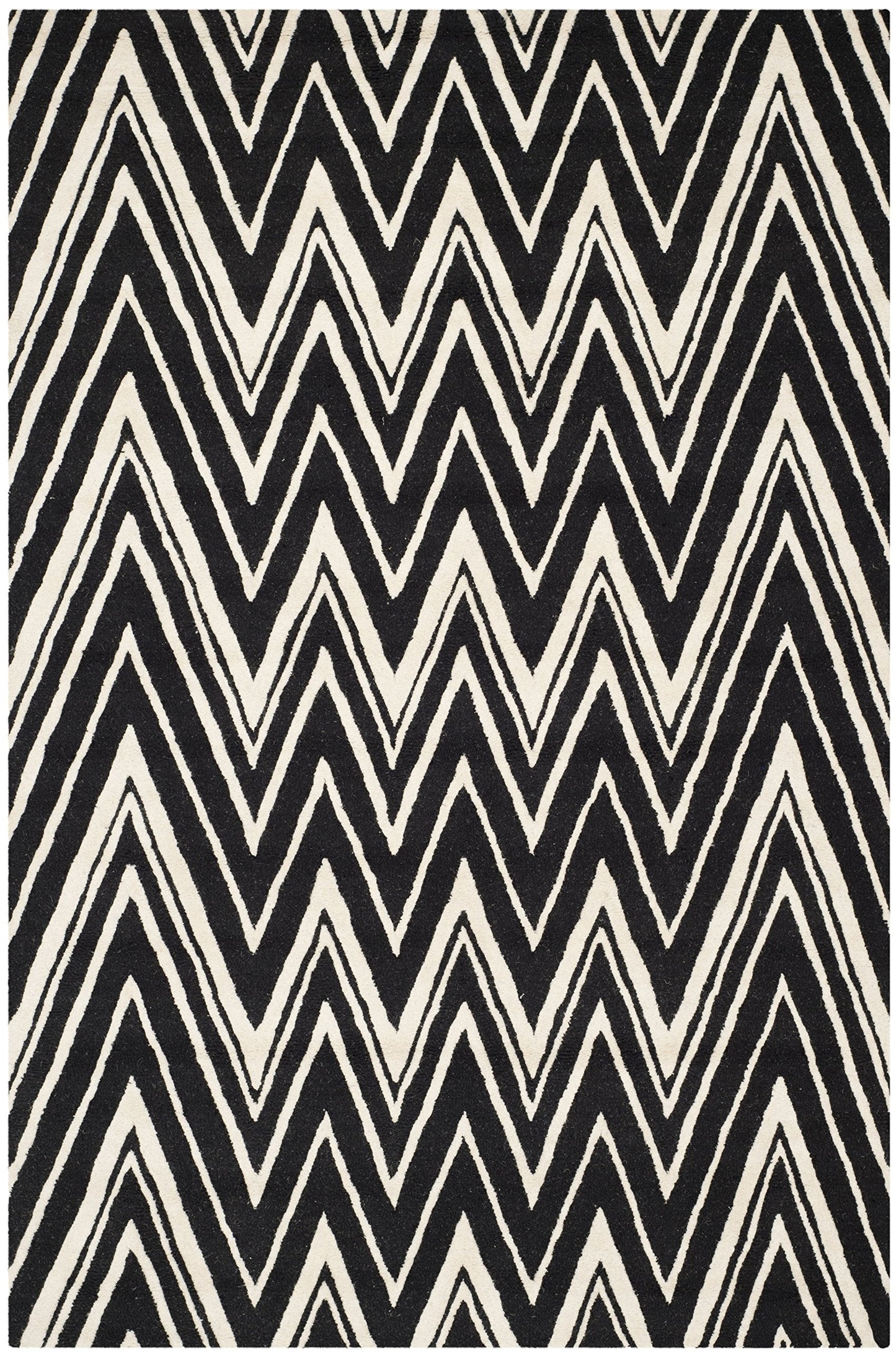 SAFAVIEH Cambridge Collection Area Rug - 5' x 8', Black & Ivory, Handmade Chevron Wool, Ideal for High Traffic Areas in Living Room, Bedroom (CAM711K)
