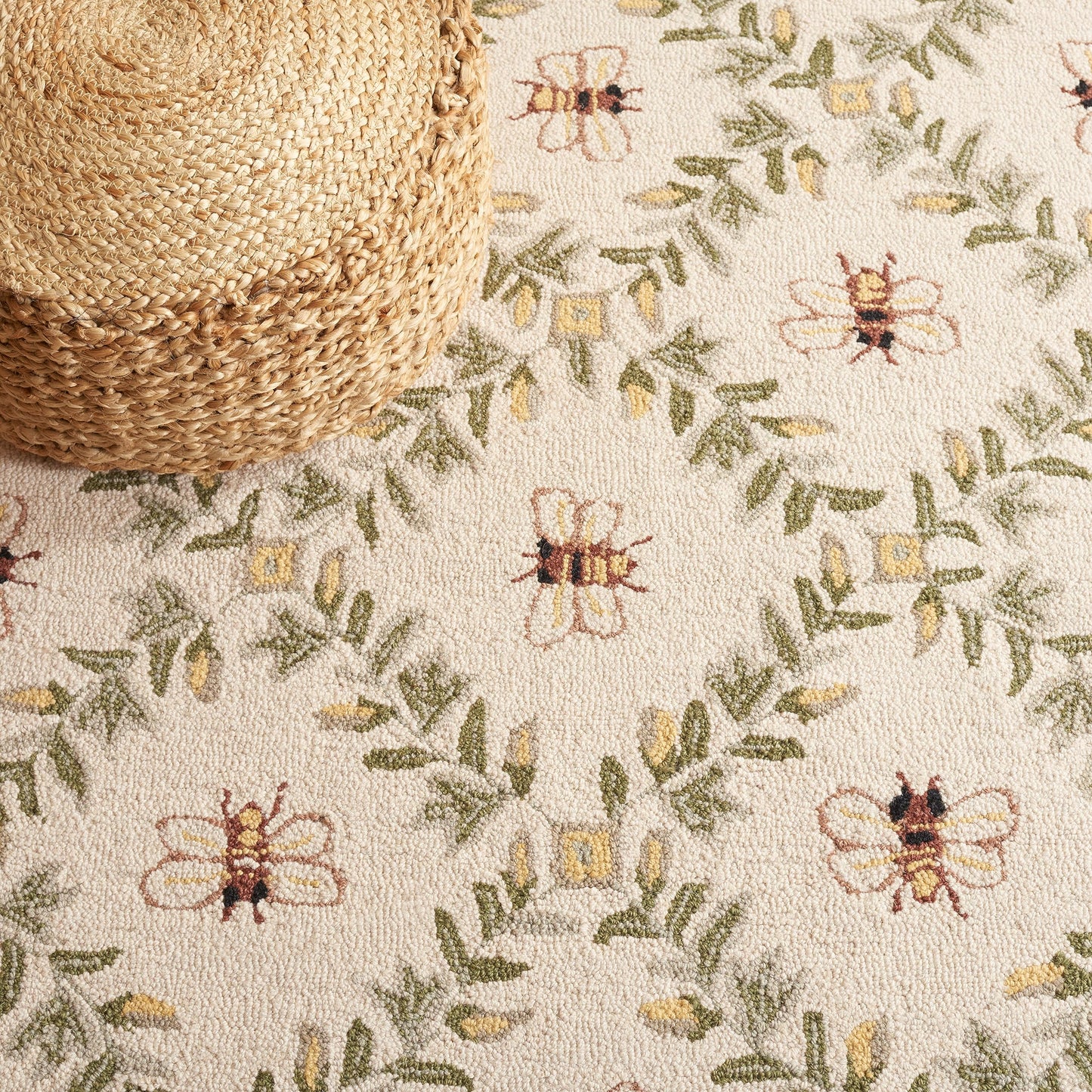 SAFAVIEH Chelsea Collection Area Rug - 6' Square, Ivory & Green, French Country Trellis Design, Hand-Hooked Wool, Ideal for the Living Room, Bedroom, Dining Room (HK55A-6SQ)