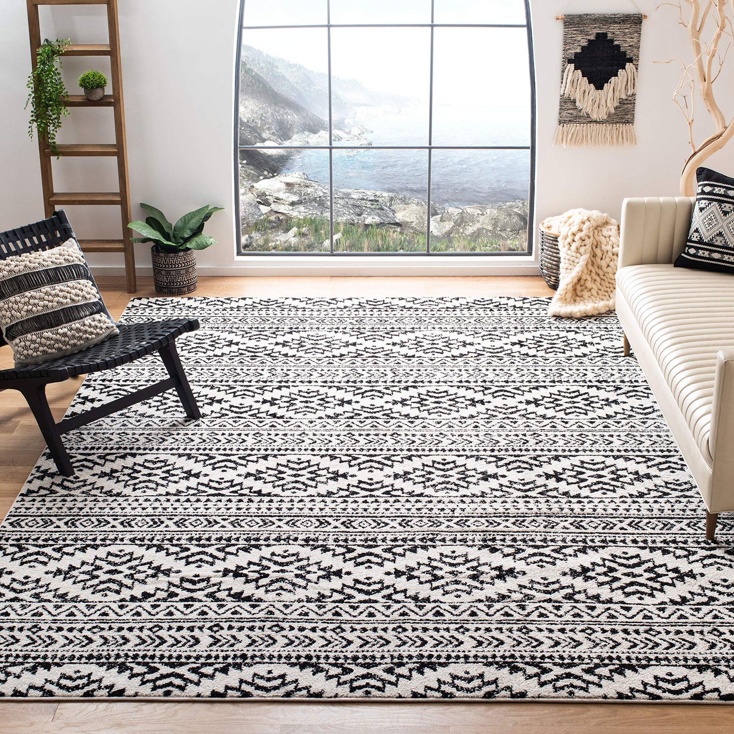 SAFAVIEH Area Rug 8x10 - Tulum Collection - Large - Ivory & Black, Moroccan Boho Tribal Design, Non-Shedding & Easy to Clean, Ideal for Living Room, Bedroom, Dining Space (TUL272B)