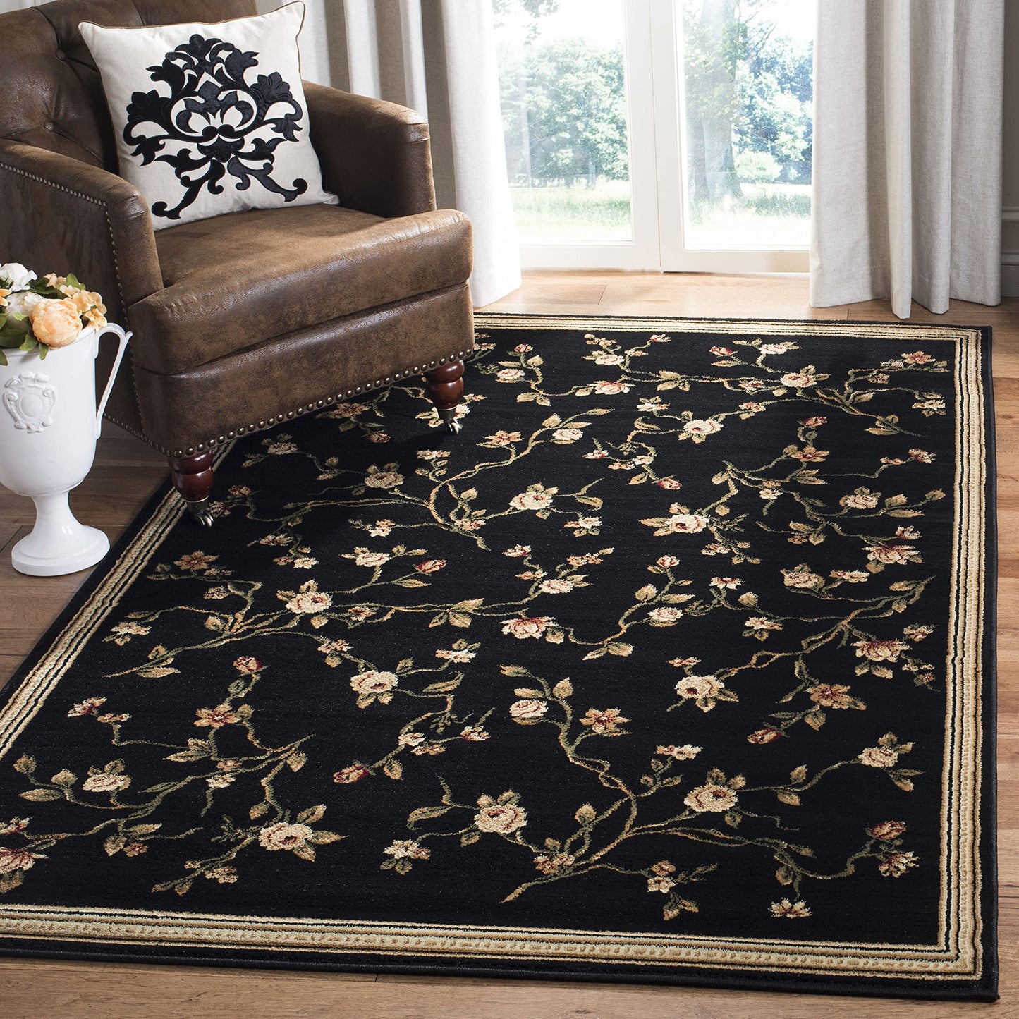 SAFAVIEH Lyndhurst Collection Area Rug - 5'3" x 7'6", Black, Traditional Floral Design, Non-Shedding & Easy Care, Ideal for High Traffic Areas in Living Room, Bedroom (LNH220A)