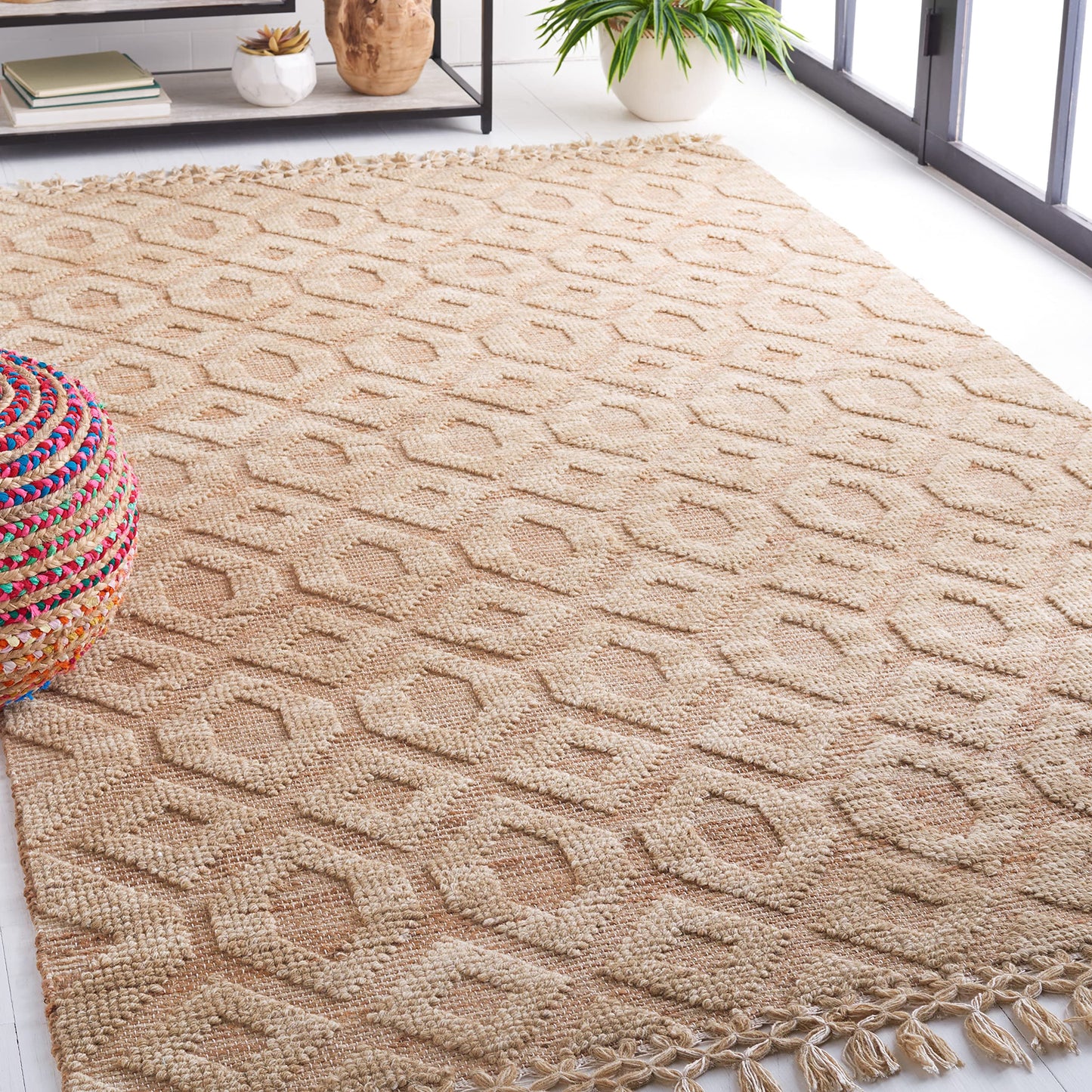 SAFAVIEH Natural Fiber Collection Area Rug - 6' x 9', Natural & Beige, Flat Weave Farmhouse Geometric Jute & Wool Design, Ideal for High Traffic Areas in Living Room, Bedroom (NF381A)