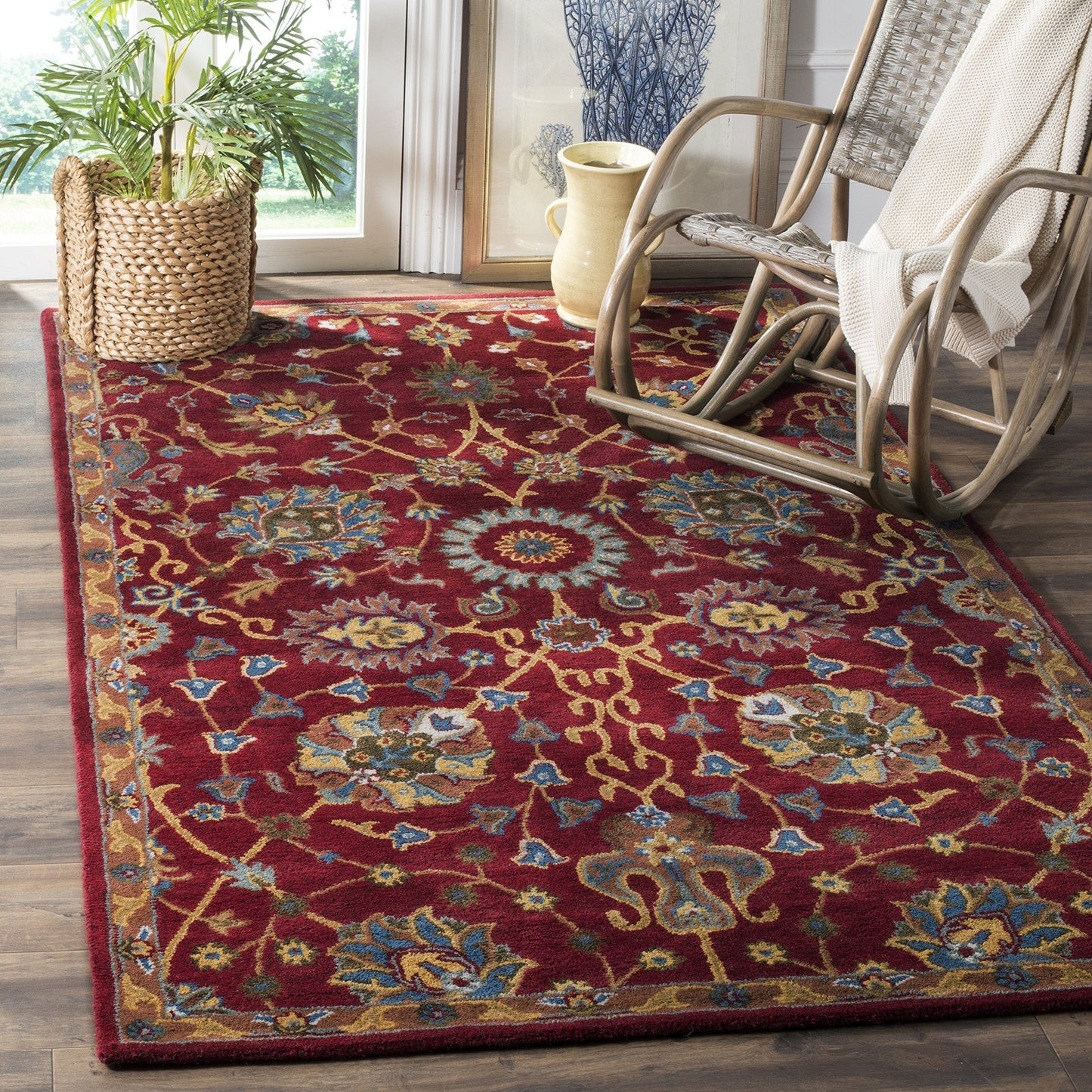 SAFAVIEH Heritage Collection Area Rug - 5' x 8', Red, Handmade Traditional Oriental Wool, Ideal for High Traffic Areas in Living Room, Bedroom (HG655A)