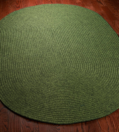 SAFAVIEH Washable Rug Outdoor Braided Collection - 6' x 9' Oval, Green, Handmade & Reversible, Non-Shedding & Easy to Clean, Ideal for Patio, Backyard, Mudroom (BRD315A)