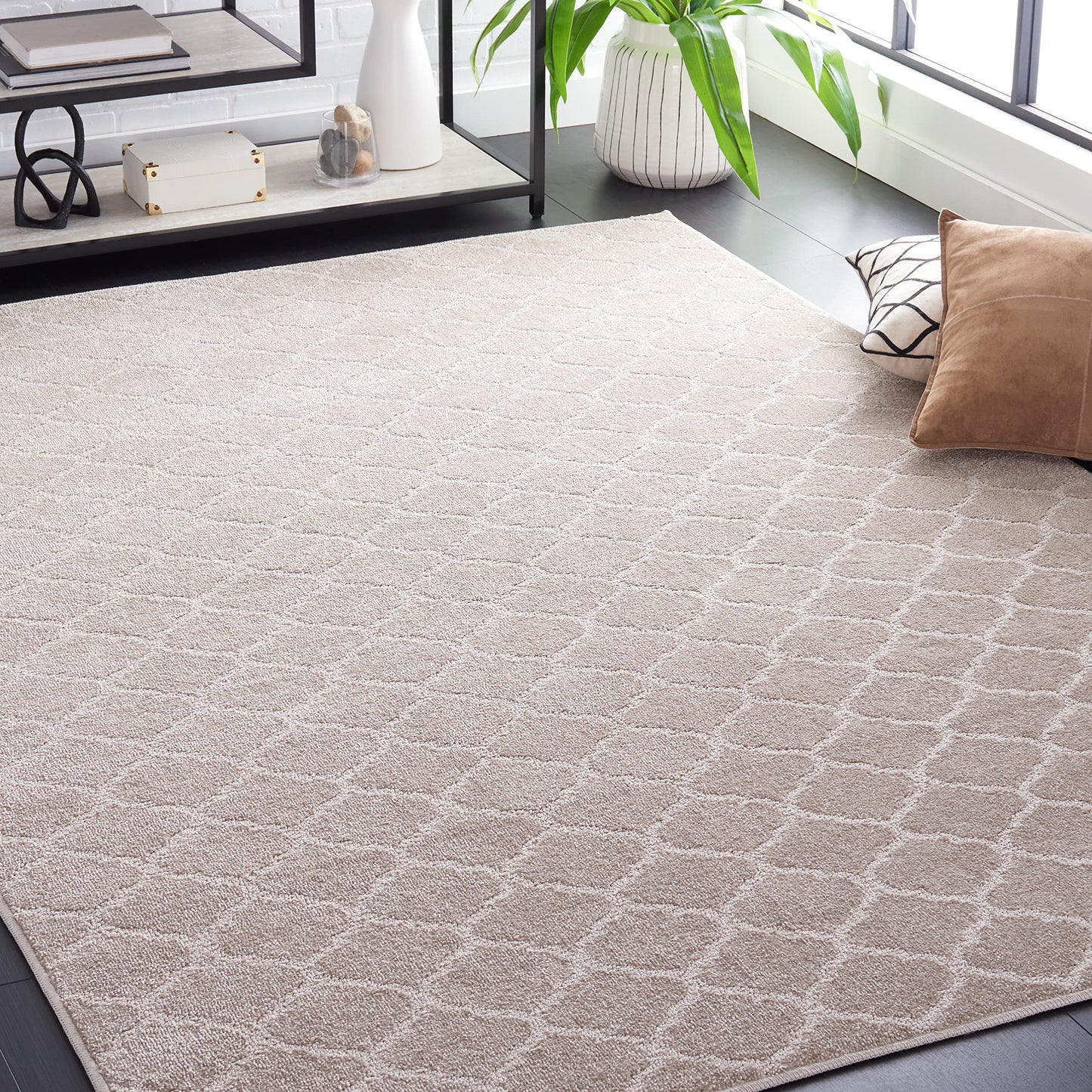 SAFAVIEH Pattern and Solid Collection Area Rug - 6'7" x 9', Beige, Trellis Design, Non-Shedding & Easy Care, Ideal for High Traffic Areas in Living Room, Bedroom (PNS404B)