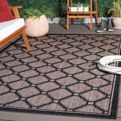 SAFAVIEH Courtyard Collection 5'3" x 7'7" Natural / Black CY8471 Indoor/ Outdoor Waterproof Easy Cleaning Patio Backyard Mudroom Area Rug