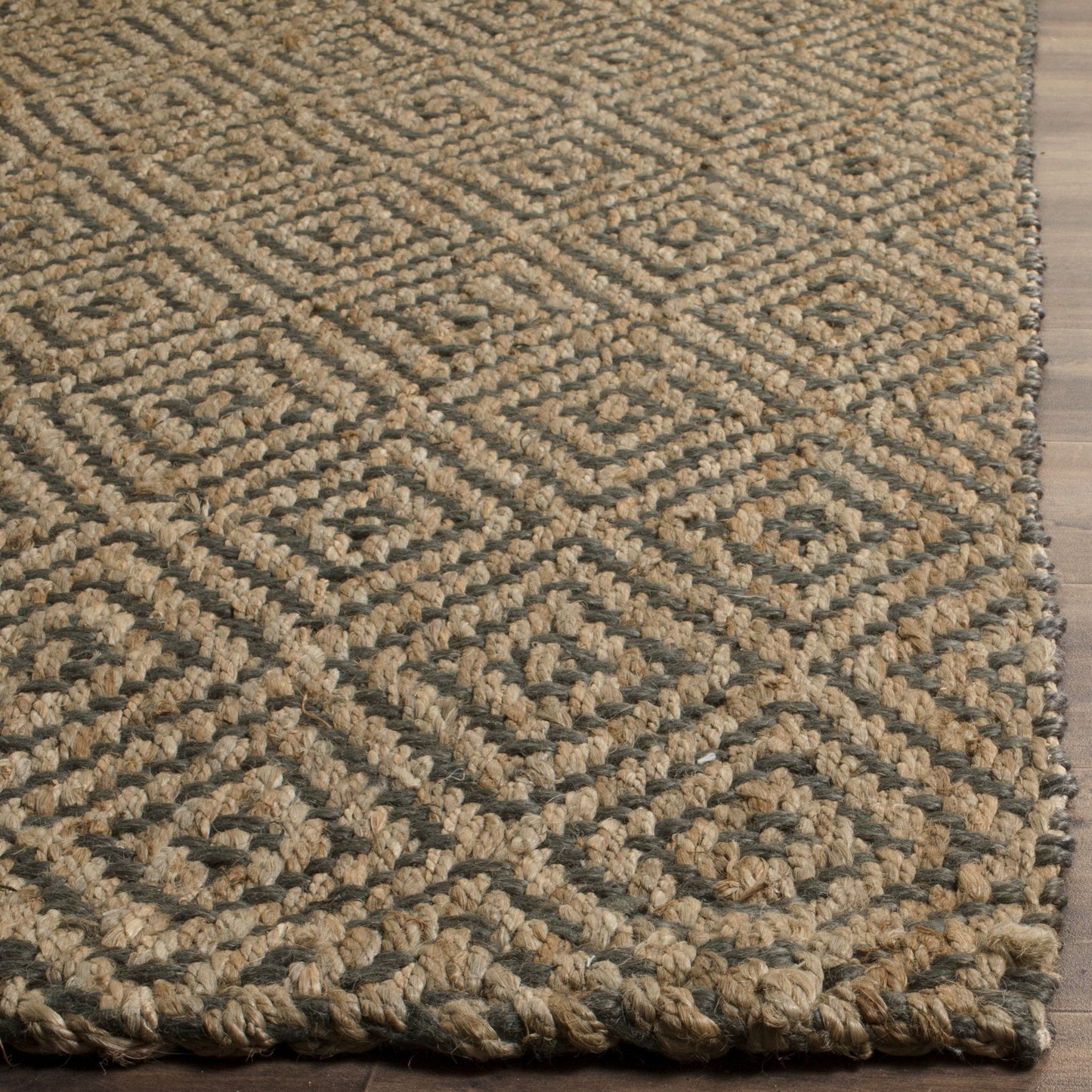 SAFAVIEH Natural Fiber Collection Accent Rug - 2' x 3', Natural & Grey, Handmade Jute, Ideal for High Traffic Areas in Entryway, Living Room, Bedroom (NF181D)