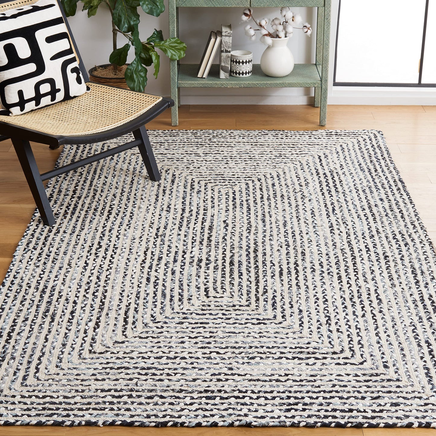 SAFAVIEH Area Rug 8x10 - Braided Collection - Large - Black & Navy, Handmade Cotton, Ideal for Living Room, Bedroom, Office, Dining Space (BRD260N)
