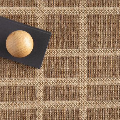 Nuloom Vanya Checkered 5' x 8' Indoor/Outdoor Area Rug for Living Room Patio Deck Front Porch, Light Brown