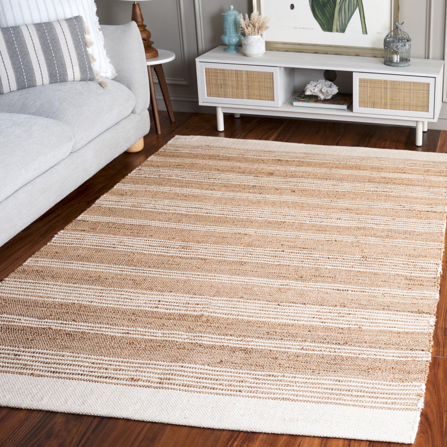 SAFAVIEH Natural Fiber Collection Area Rug - 6' x 9', Natural & Ivory, Handmade Jute, Ideal for The Living Room, Dining, Bedroom (NF608A)