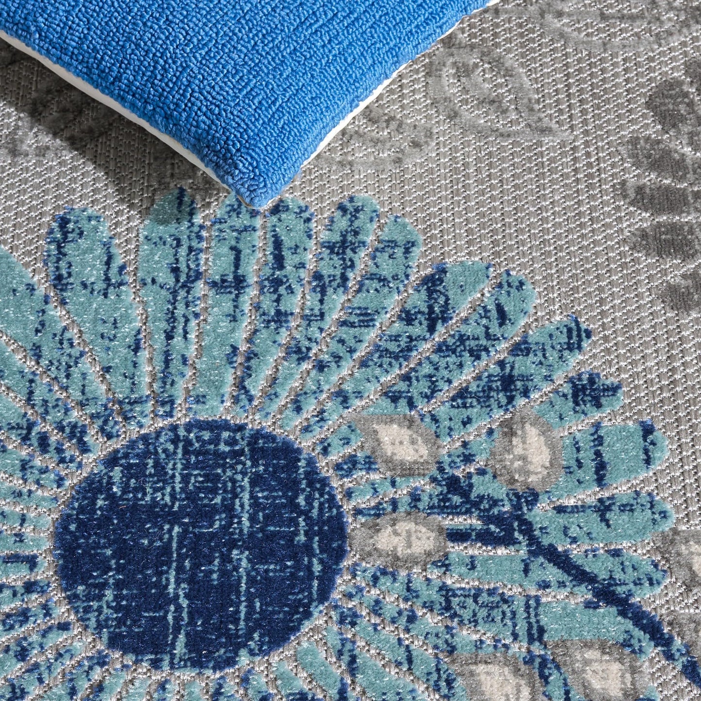 SAFAVIEH Washable Rug Outdoor Cabana Collection - 5'3" x 7'6", Grey & Blue, Non-Shedding & Easy to Clean, Ideal for Patio, Backyard, Mudroom (CBN832F)