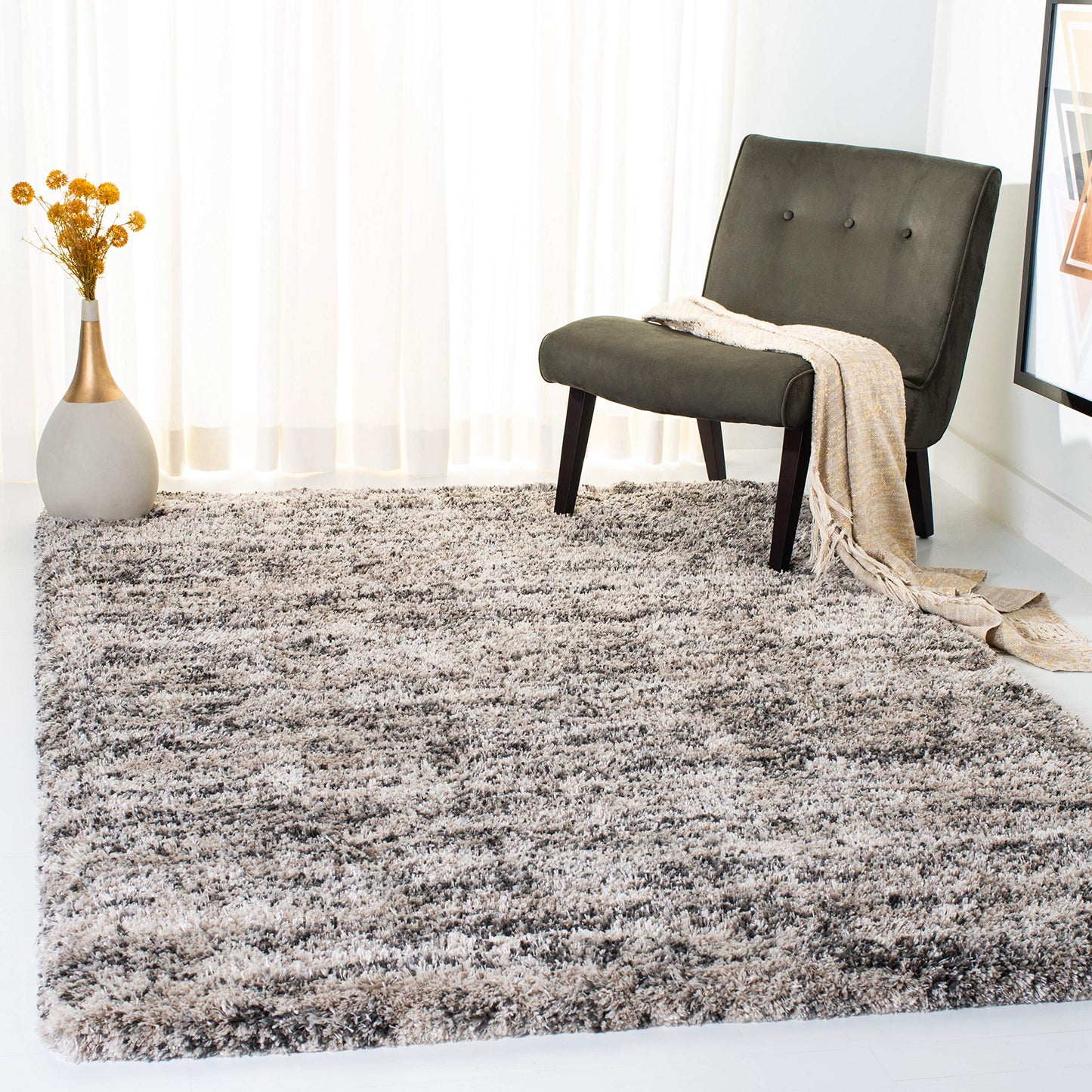 SAFAVIEH Iceland Shag Collection Area Rug - 5'3" x 7'6", Cream & Grey, Modern Design, Easy Care, 2.5-inch Thick Ideal for High Traffic Areas in Living Room, Bedroom (ISG519A)