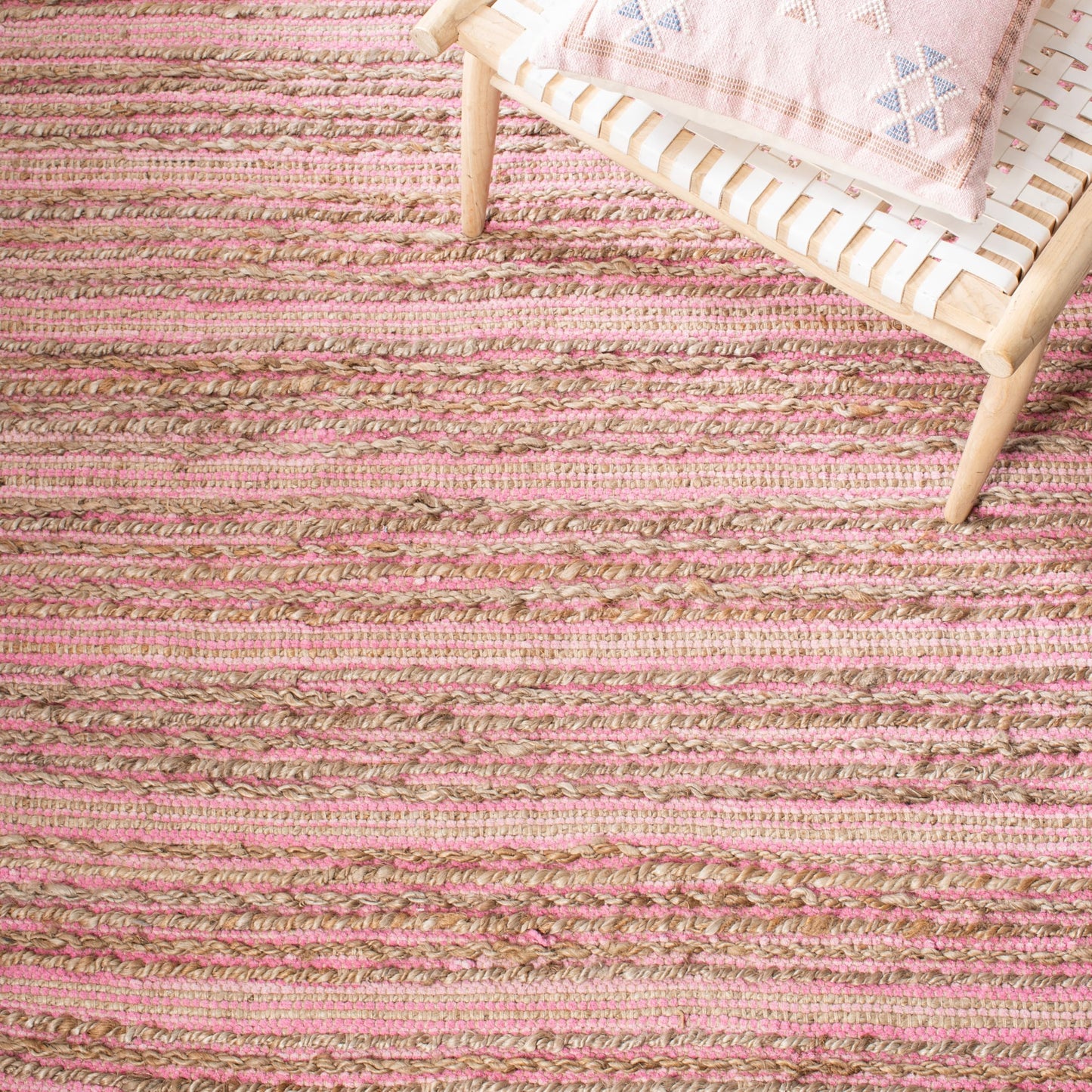 SAFAVIEH Cape Cod Collection Accent Rug - 4' x 6', Light Pink, Handmade Flat Weave Jute, Ideal for High Traffic Areas in Entryway, Living Room, Bedroom (CAP851E)
