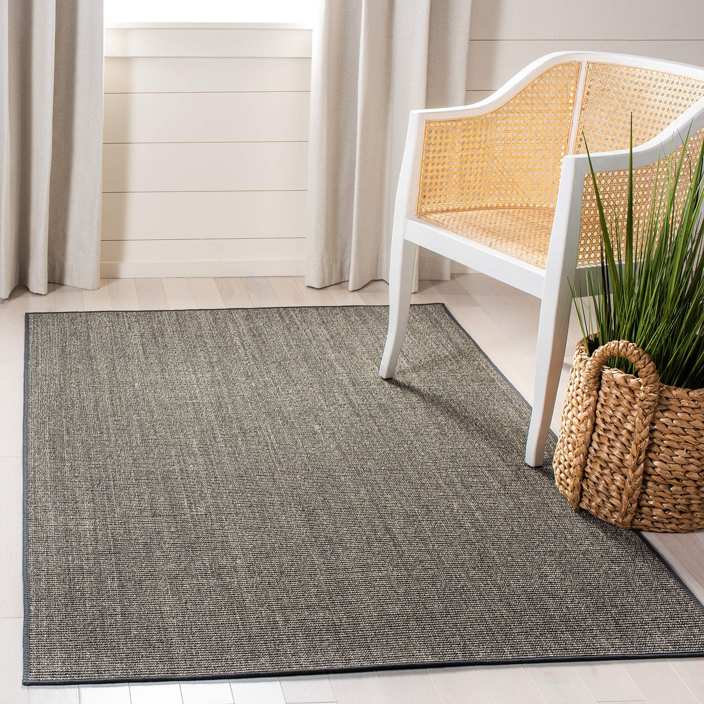 Martha Stewart x SAFAVIEH Area Rug Collection - 5' x 7', Charcoal, Sisal & Jute, Farmhouse Style, Ideal for Living Room, Bedroom, Office, Dining Space (MSR9501F)