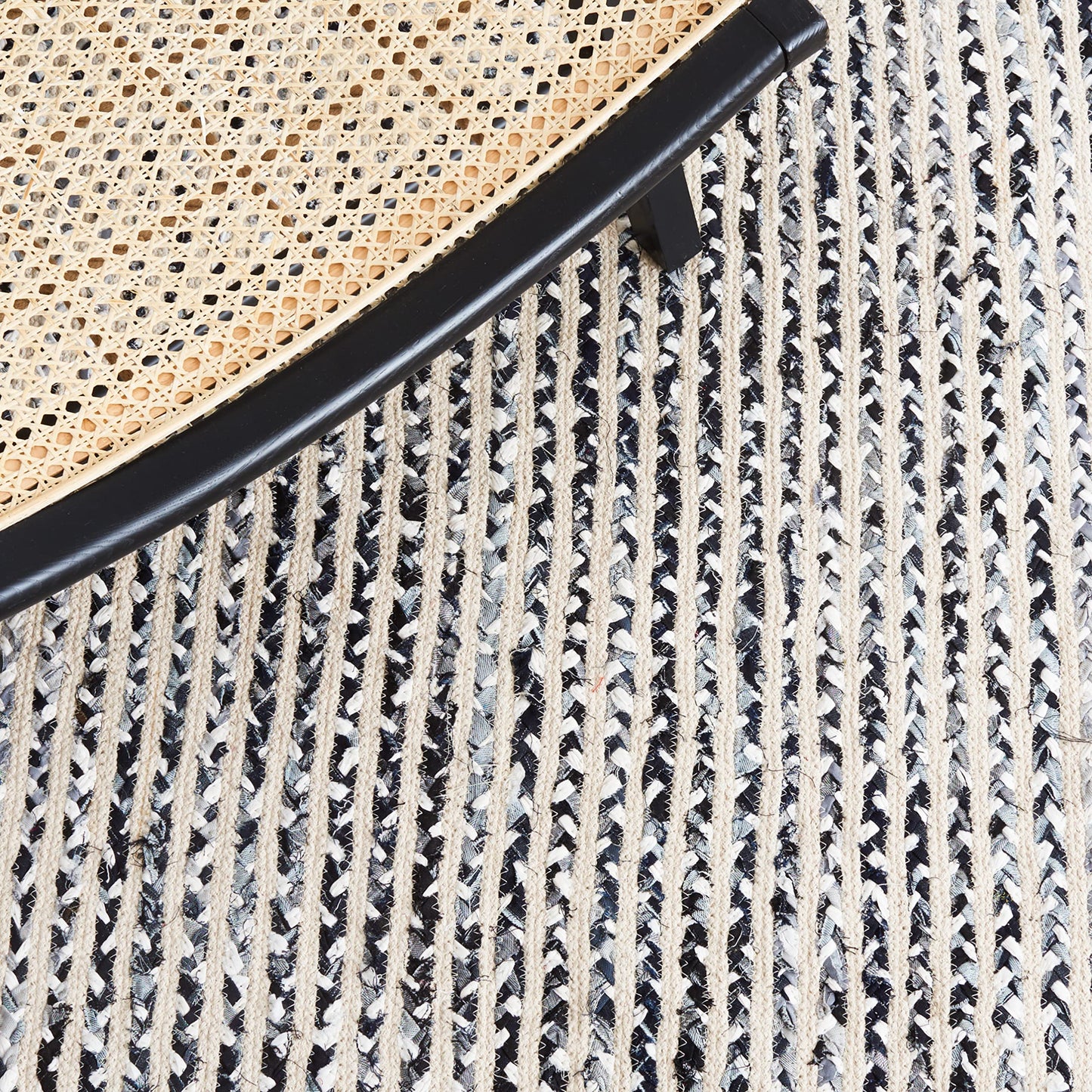 SAFAVIEH Area Rug 8x10 - Braided Collection - Large - Black & Navy, Handmade Cotton, Ideal for Living Room, Bedroom, Office, Dining Space (BRD260N)