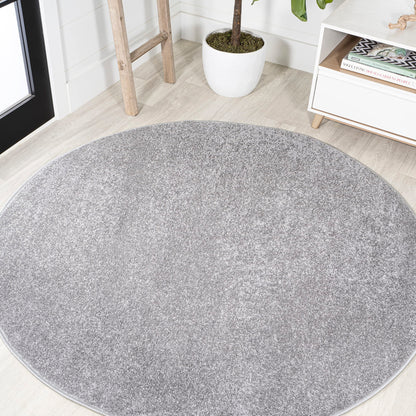JONATHAN Y Haze Solid Low-Pile Gray 4' Round Indoor Area Rug, Coastal,Bohemian,Minimalist,Classic, Easy-Cleaning for Living Room,Bedroom,Kitchen,Pet Friendly,Non-Shedding (SEU100A-4R)
