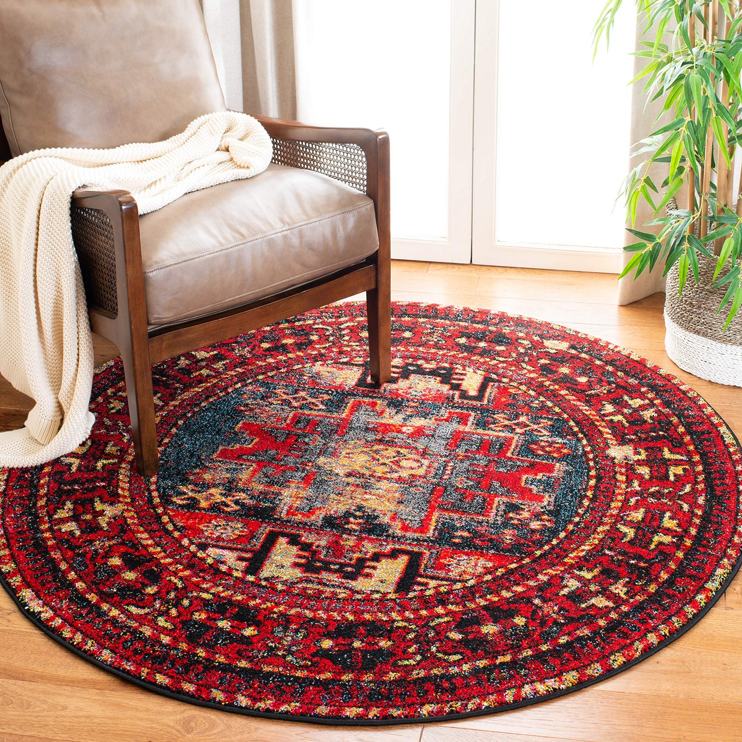 SAFAVIEH Vintage Hamadan Collection 3' Round Red / Multi VTH213A Oriental Traditional Persian Non-Shedding Dining Room Entryway Foyer Living Room Bedroom Area Rug