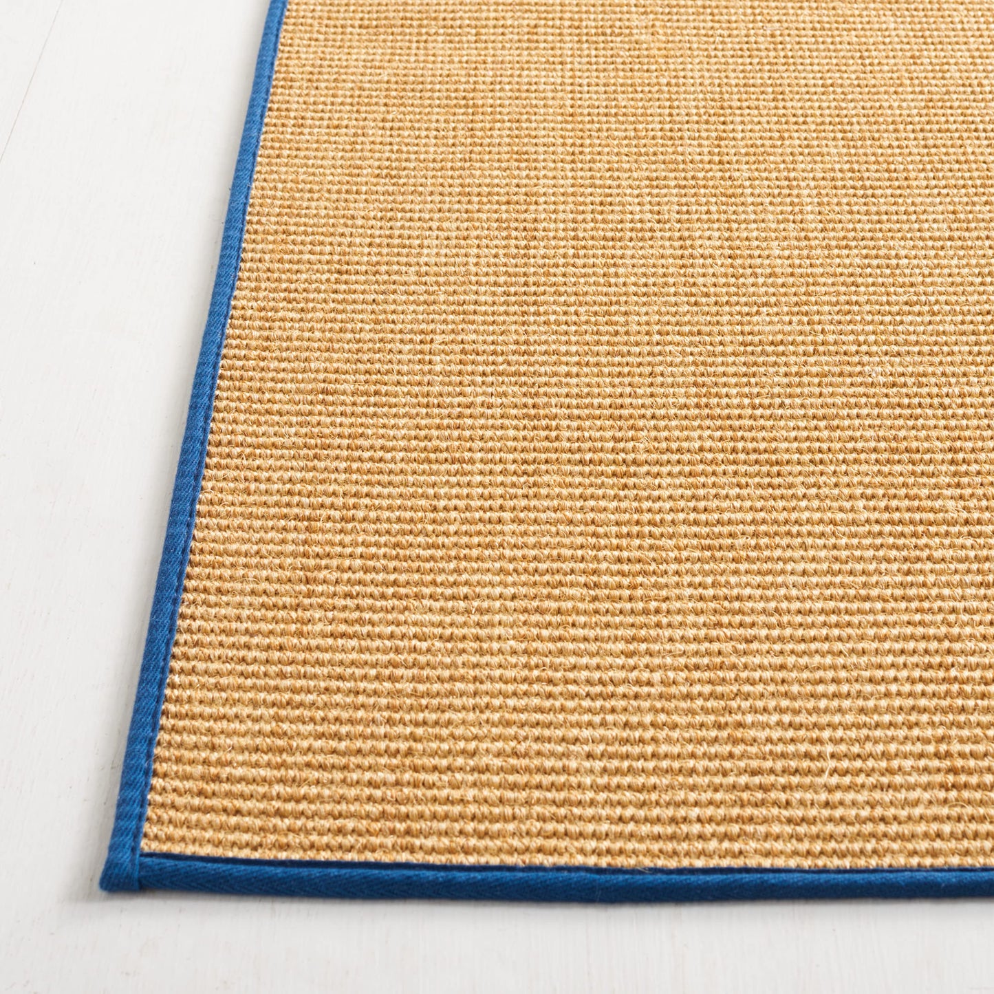 Martha Stewart x SAFAVIEH Area Rug Collection - 6' x 9', Natural & Navy, Sisal & Jute, Farmhouse Style, Ideal for Living Room, Bedroom, Office, Dining Space (MSR9501D)