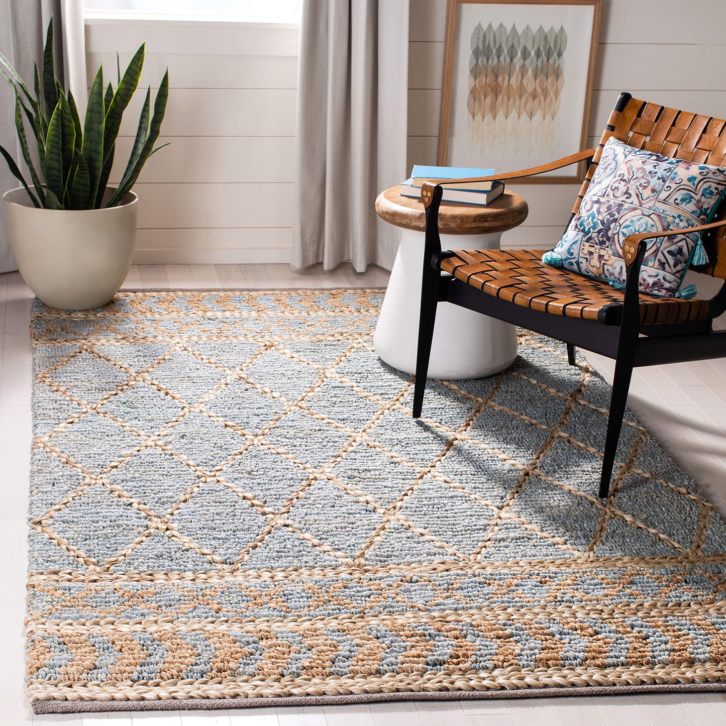 SAFAVIEH Natural Fiber Collection Accent Rug - 4' x 6', Natural & Blue, Handmade Boho Moroccan Trellis Jute, Ideal for High Traffic Areas in Entryway, Living Room, Bedroom (NF955N)