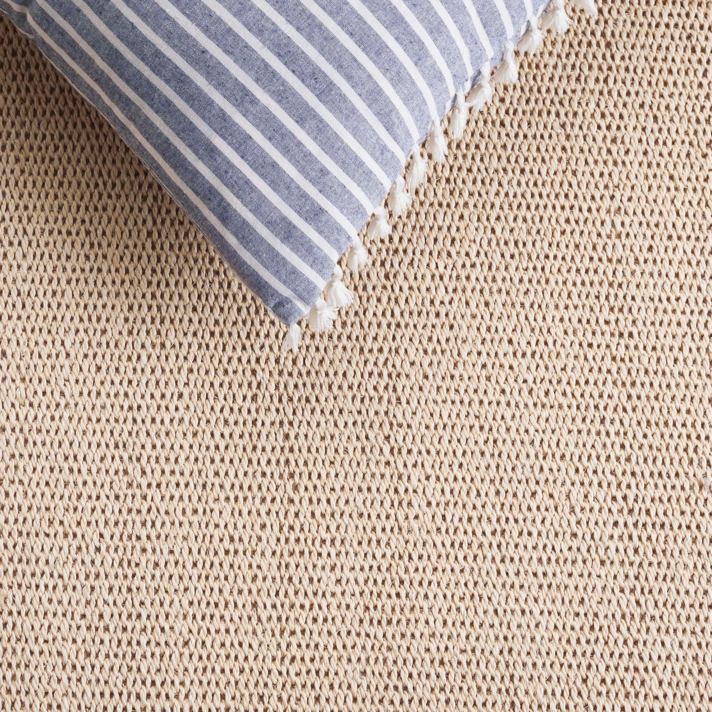 SAFAVIEH Area Rug 4x6 - Natural Fiber Collection - Marble & Beige, Sisal, Ideal for Living Room, Bedroom, Dining Space (NF140B)