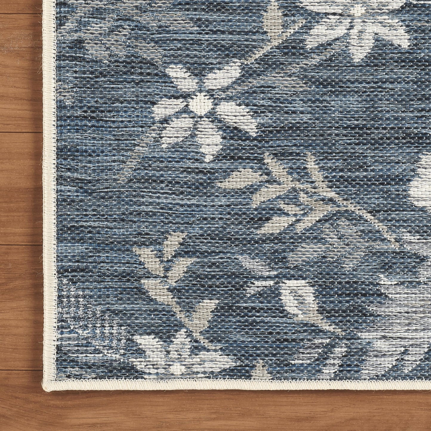 Laura Ashley Doreen Indoor Outdoor 5'x7' Area Rug Helena Floral Navy Multi