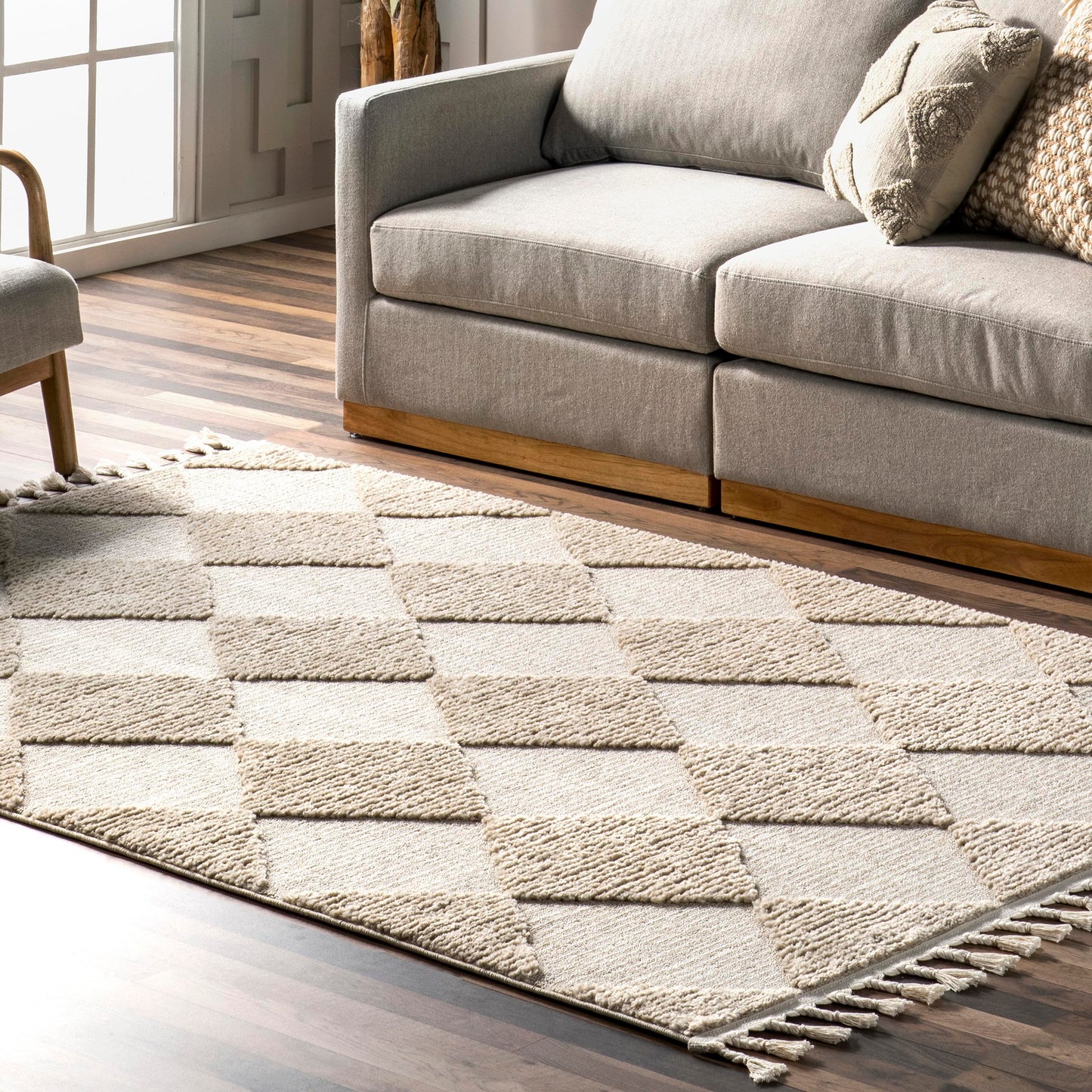 Nuloom Marissa Beige/Ivory, 6'7" x 9', Diamond, Tassel, Soft and Cozy, High Traffic, Stain Resistant, Easy Clean, Durable Area Rug for Bedroom, Living Room, Dining Space, Den, Foyer, Entryway