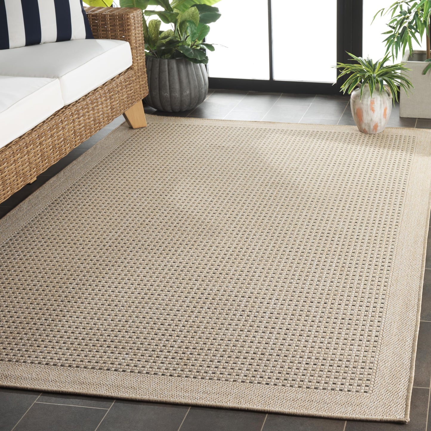 SAFAVIEH Washable Rug Outdoor Sisal Performance Collection - 5'3" x 7'6", Beige & Natural, Non-Shedding & Easy to Clean, Ideal for Patio, Backyard, Mudroom (SPF108B)
