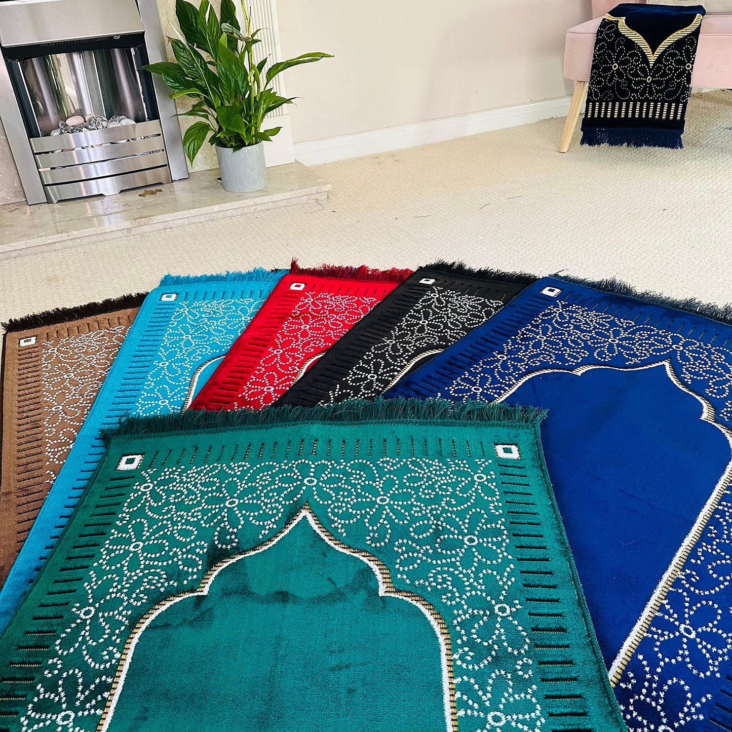 Mihrab Patterned Original Luxury Velvet Prayer Mat/Rug- 750g Weight | Made in Turkey (Navy Blue)