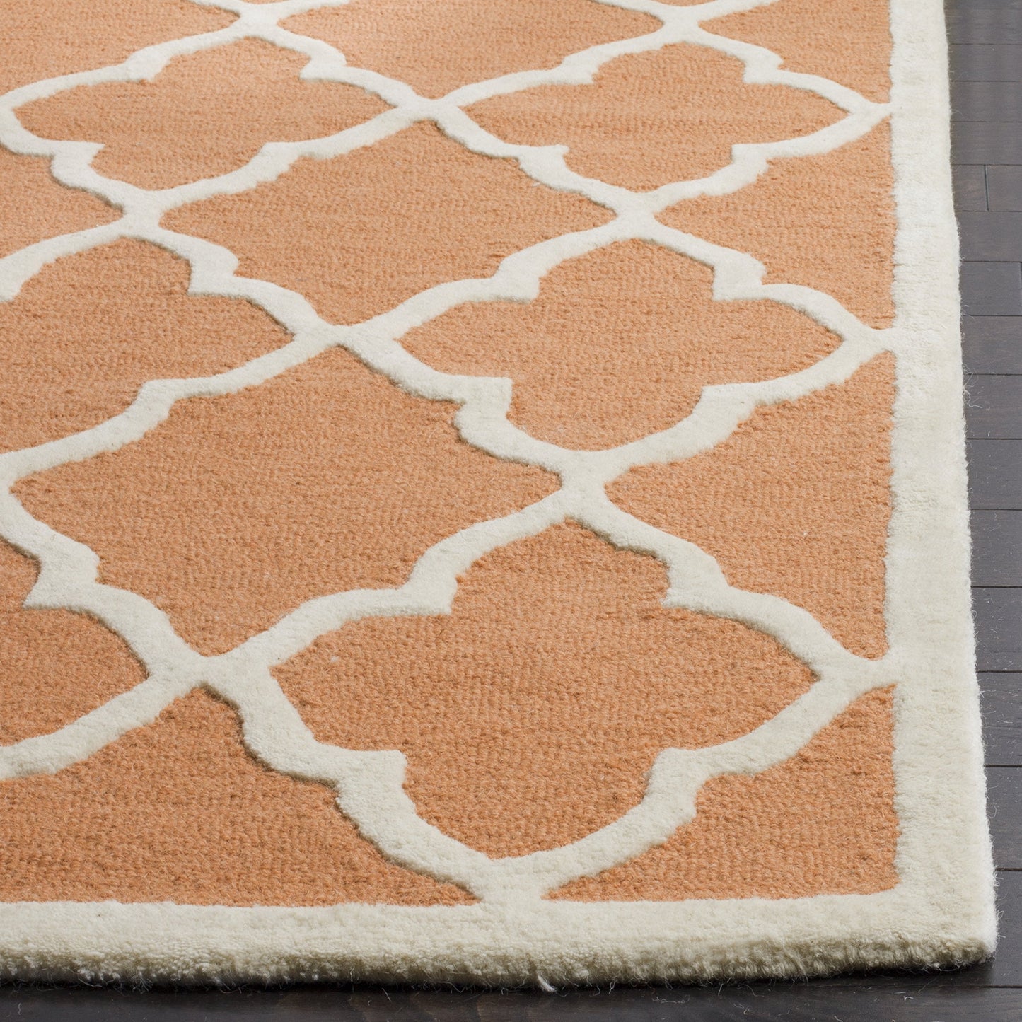 SAFAVIEH Cambridge Collection Accent Rug - 2' x 3', Coral & Ivory, Handmade Moroccan Trellis Wool, Ideal for High Traffic Areas in Entryway, Living Room, Bedroom (CAM312W)