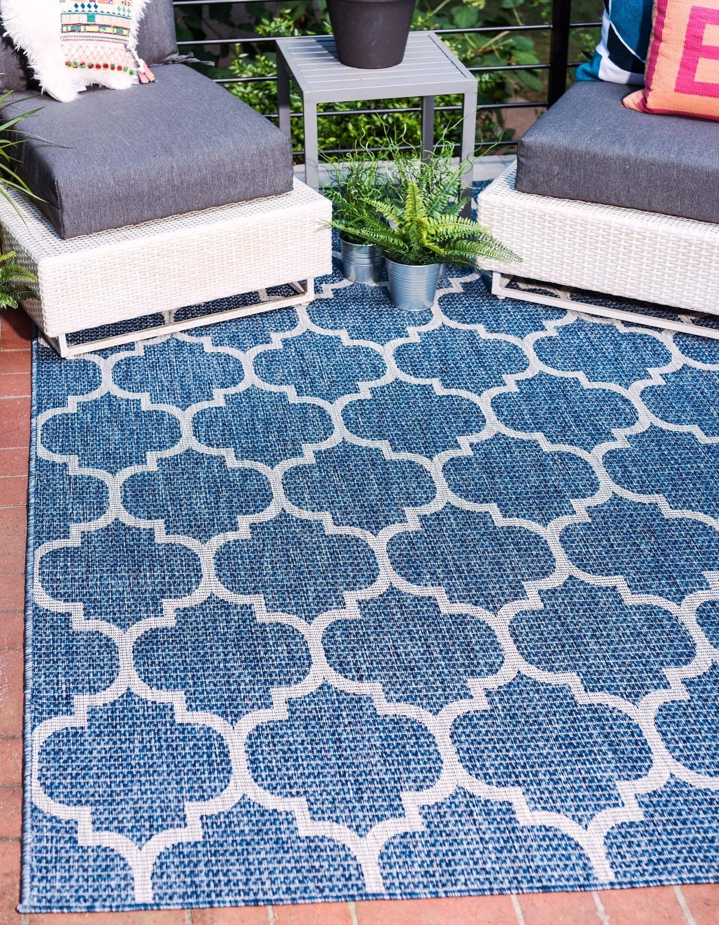 Unique Loom Outdoor Trellis Collection Area Rug (6' 1" x 9' Rectangle, Navy Blue/ Ivory)