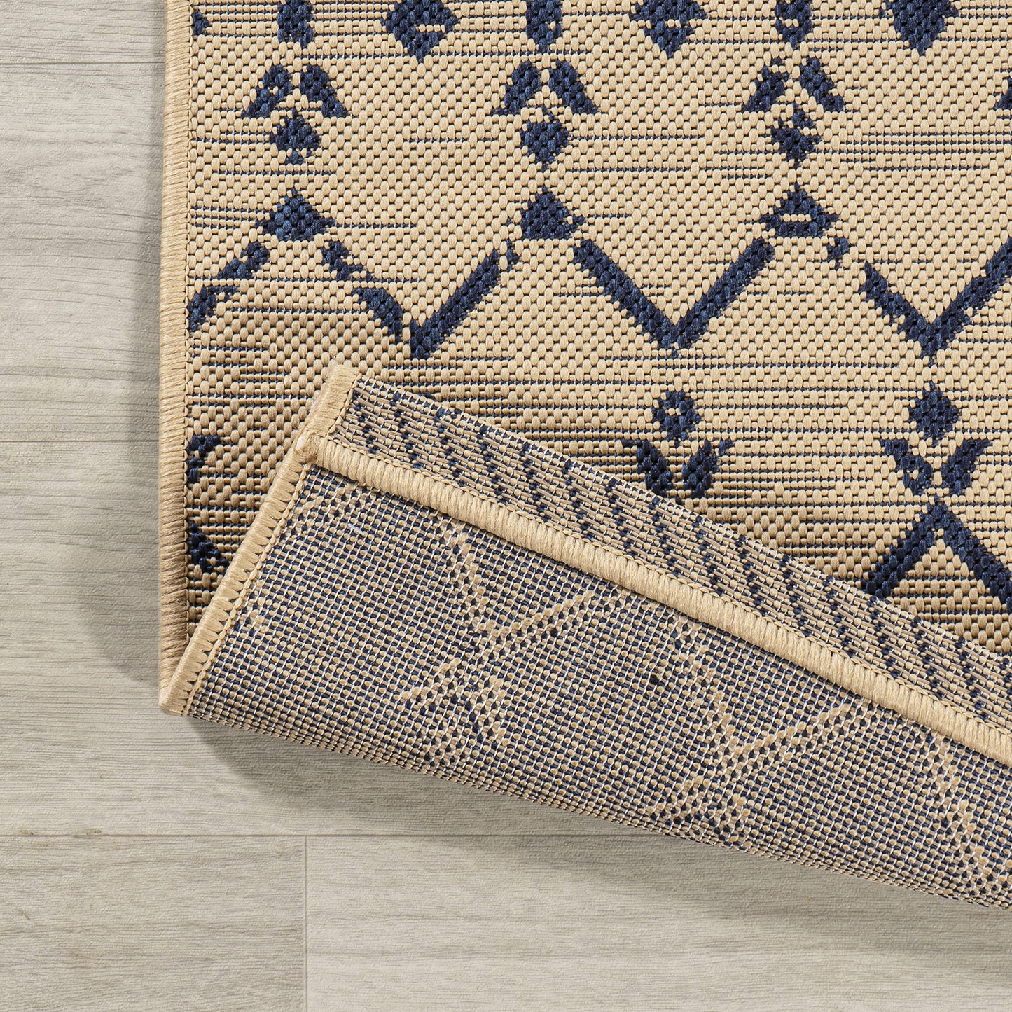 JONATHAN Y Moroccan Geometric Indoor Outdoor Square Area Rug 5X5 Beige/Navy, Ourika Textured Weave for Backyard, Patio, Porch, Easy-Cleaning, High Traffic, Pet-Friendly, Non-Shedding (SMB108H-5SQ)