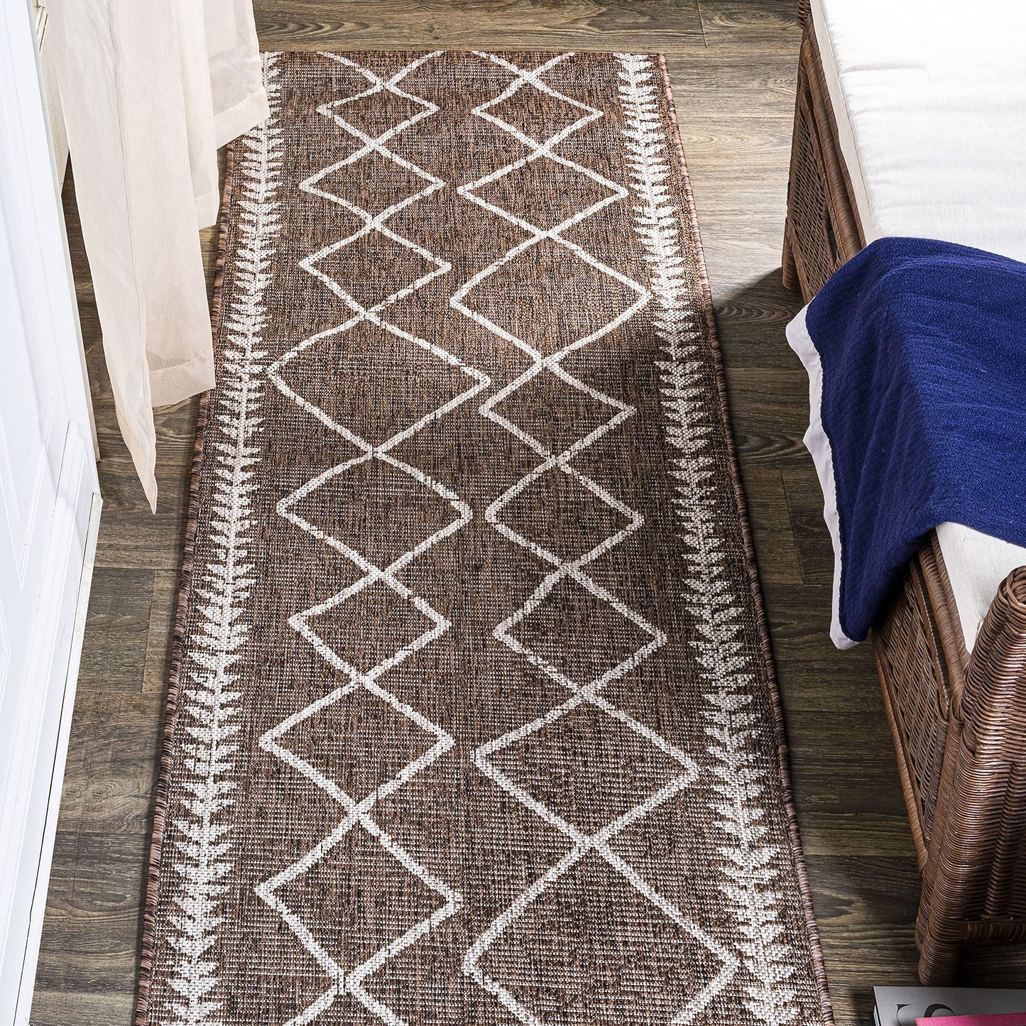 JONATHAN Y Tribal Diamond Trellis Indoor Outdoor Runner Rug 2X10 Brown/Beige, Derya for Backyard, Patio, Porch, Easy-Cleaning, High Traffic, Pet-Friendly, Non-Shedding (SMB129B-210)