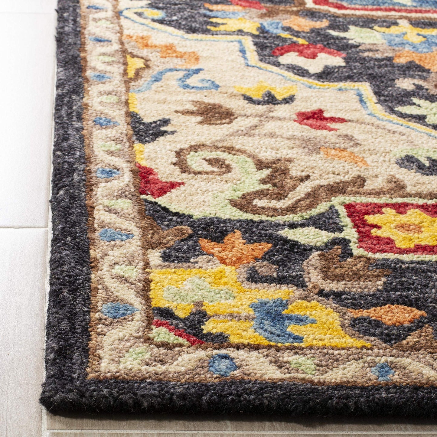 SAFAVIEH Aspen Collection Area Rug - 7' Square, Charcoal & Cream, Handmade Boho Medallion Wool, Ideal for High Traffic Areas in Living Room, Bedroom (APN511H)
