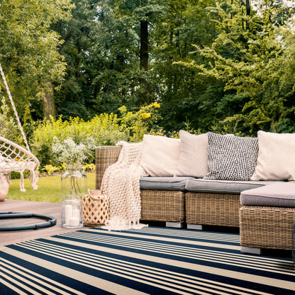 SAFAVIEH Washable Rug Outdoor Courtyard Collection - 8' x 11', Navy & Beige, Non-Shedding & Easy Cleaning, Ideal for Patio, Backyard, Mudroom (CY6062-268)