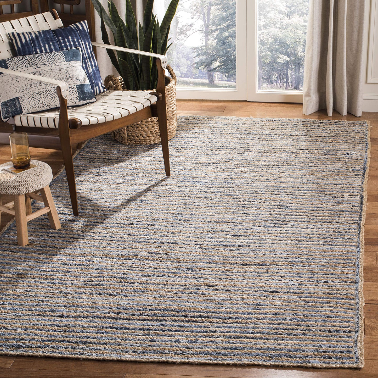 SAFAVIEH Cape Cod Collection Area Rug - 3' Square, Natural & Blue, Handmade Flat Weave Jute, Ideal for High Traffic Areas in Living Room, Bedroom (CAP250A)