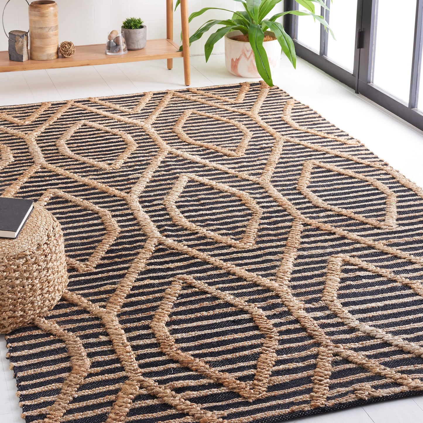 SAFAVIEH Natural Fiber Collection Area Rug - 6' Square, Black & Natural, Flat Weave Farmhouse Geometric Jute Design, Ideal for High Traffic Areas in Living Room, Bedroom (NF378Z)
