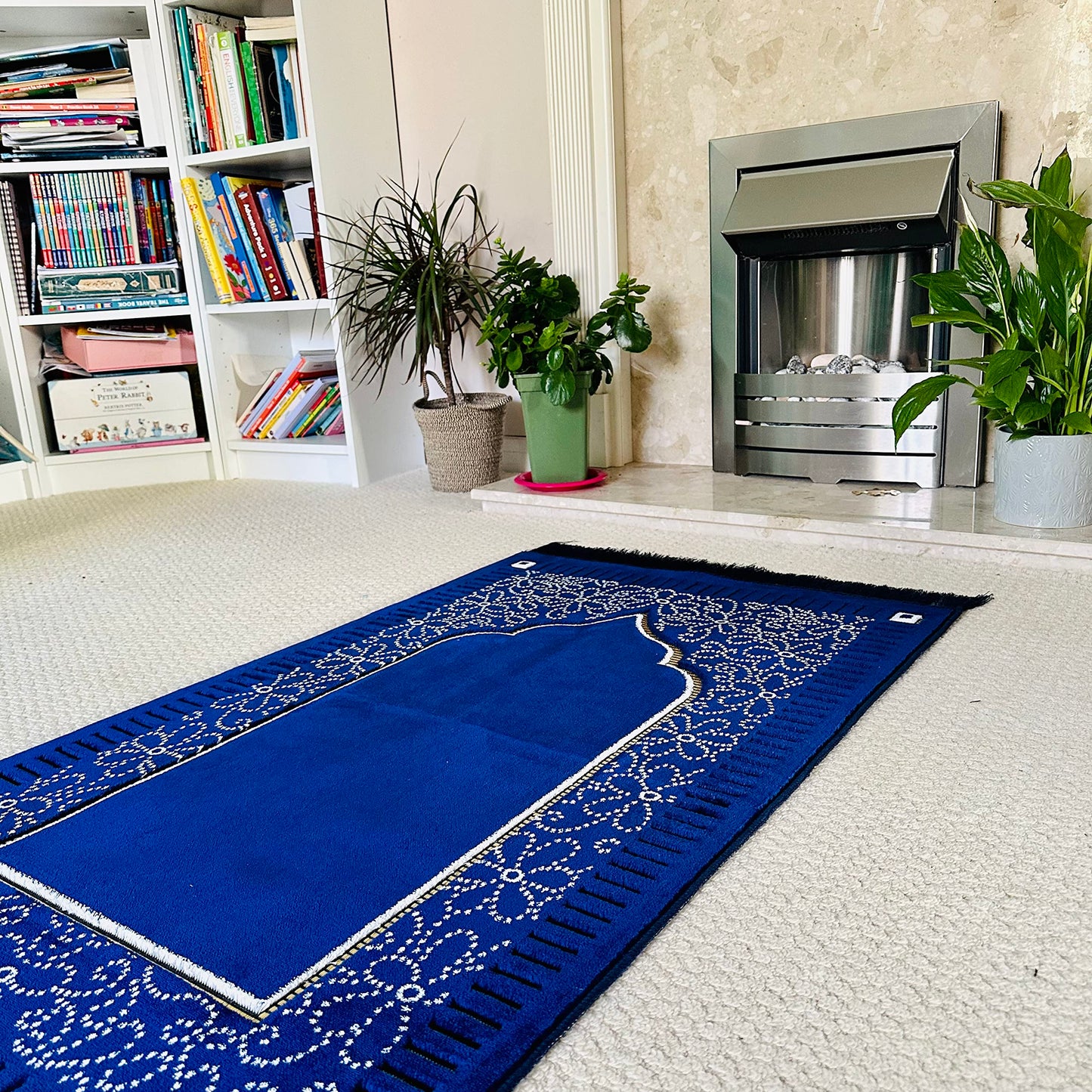 Mihrab Patterned Original Luxury Velvet Prayer Mat/Rug- 750g Weight | Made in Turkey (Navy Blue)