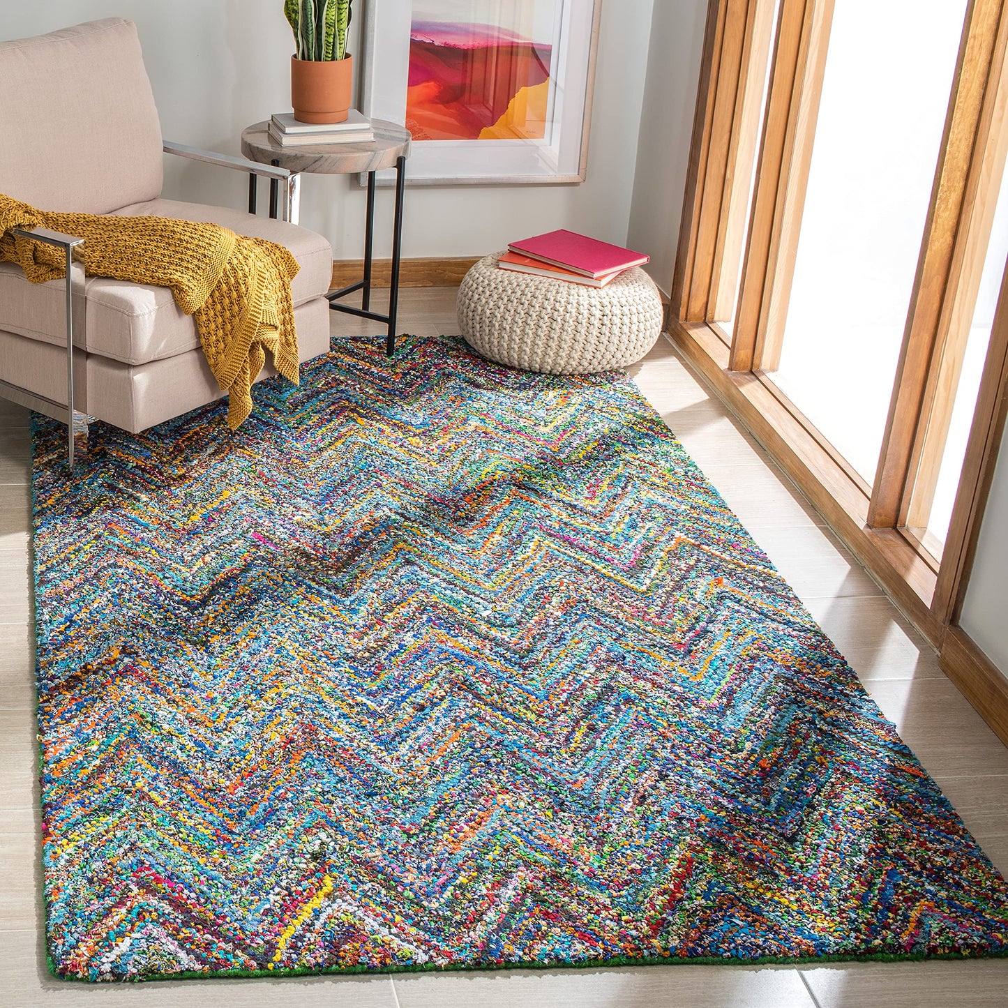 SAFAVIEH Nantucket Collection Area Rug - 6' x 9', Blue & Multi, Handmade Modern Abstract Chevron Cotton, Ideal for High Traffic Areas in Living Room, Bedroom (NAN141C)