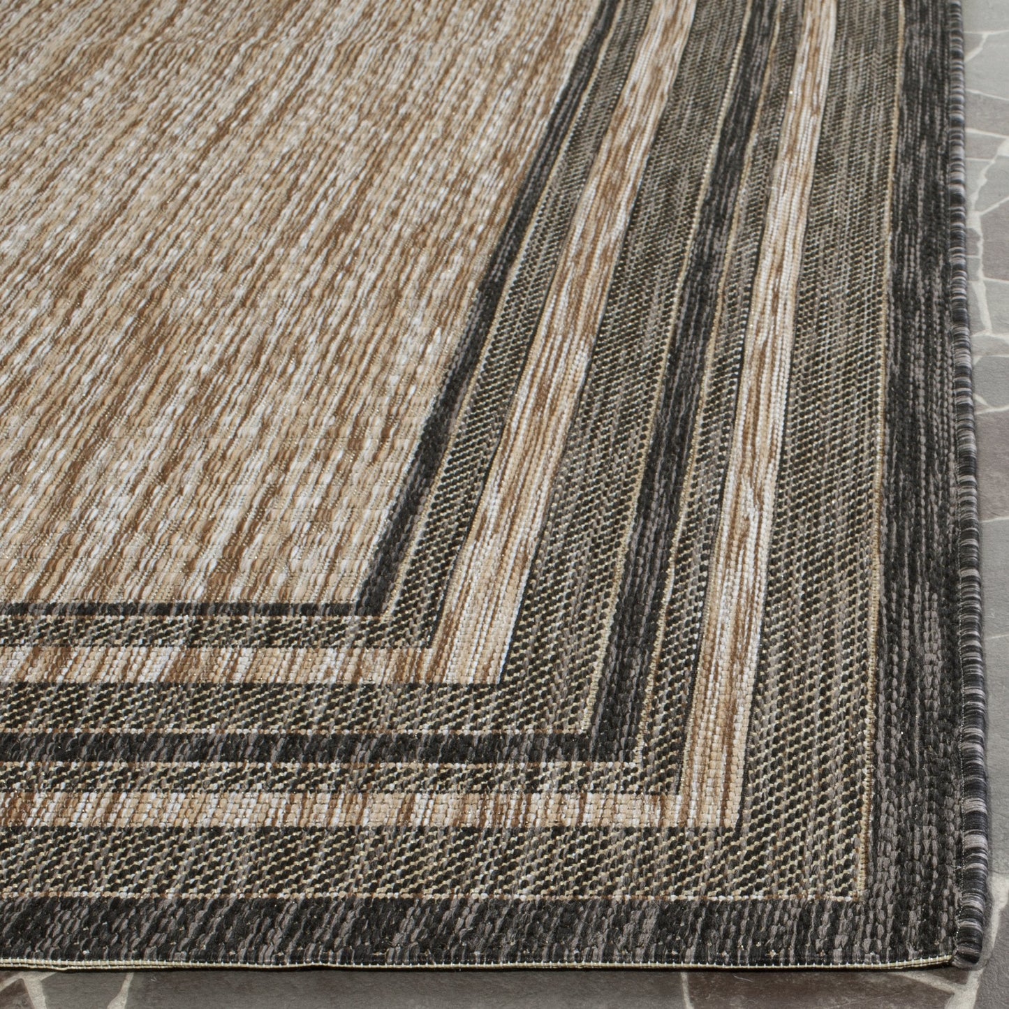 SAFAVIEH Courtyard Collection 4' x 5'7" Natural / Black CY8475 Indoor/ Outdoor Waterproof Easy-Cleaning Patio Backyard Mudroom Accent-Rug