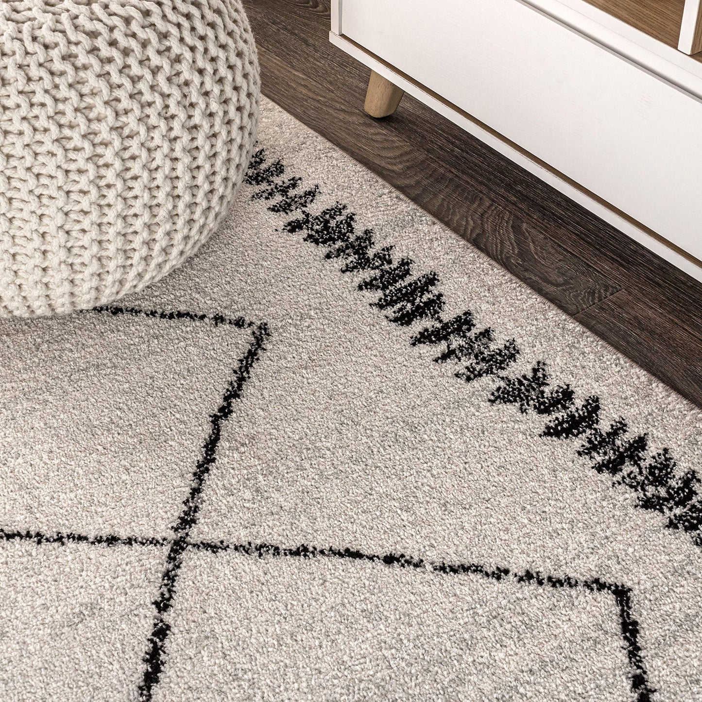 JONATHAN Y Zaina Moroccan Beni Souk Cream/Black Indoor Area Rug, 8x10, Contemporary, Modern, Easy-Cleaning for Living Room, Bedroom, Kitchen, Pet Friendly, Non-Shedding (MOH203A-8)