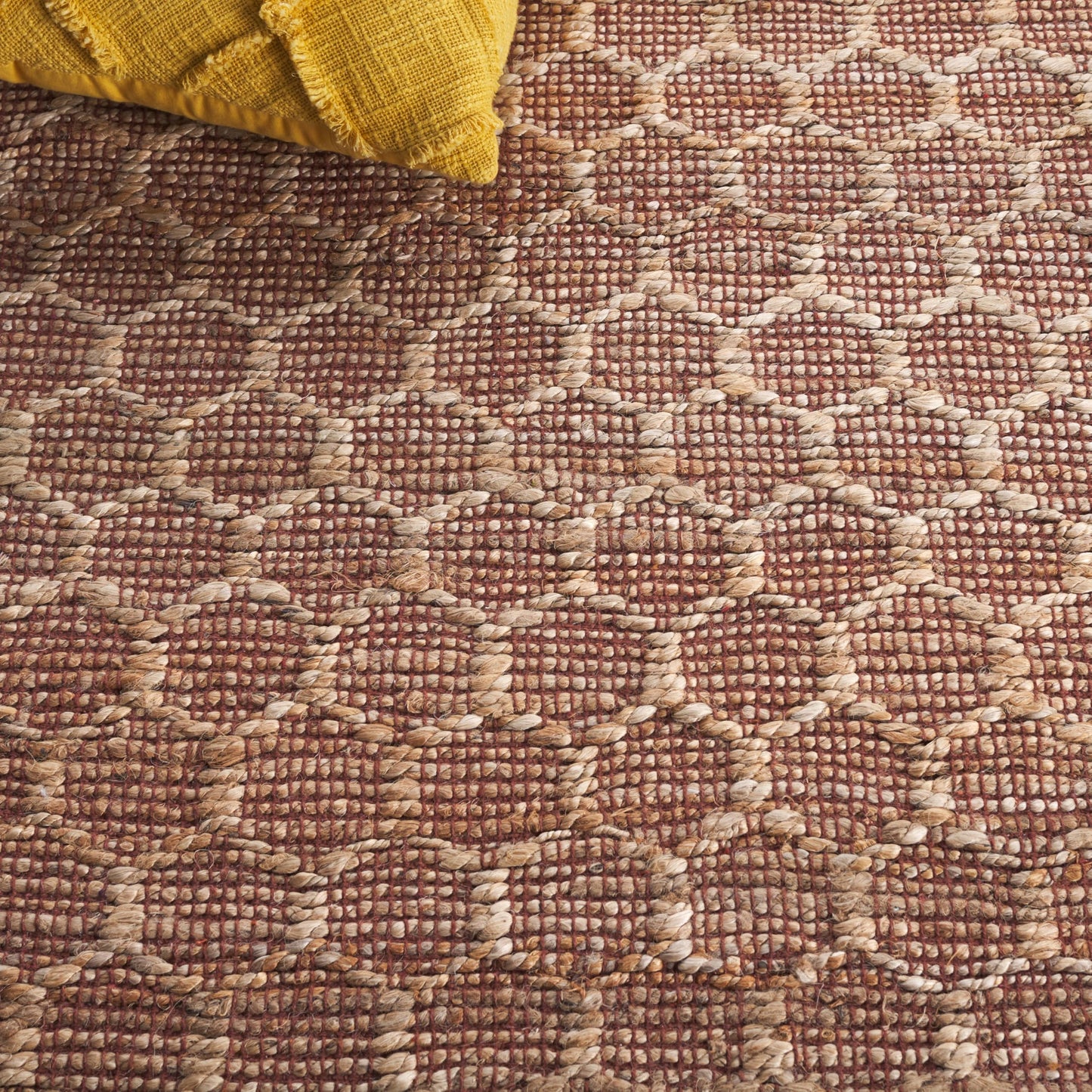 SAFAVIEH Cape Cod Collection Runner Rug - 2'3" x 8', Rust & Natural, Handmade Geometric Jute Fringe, Ideal for High Traffic Areas in Living Room, Bedroom (CAP841P)