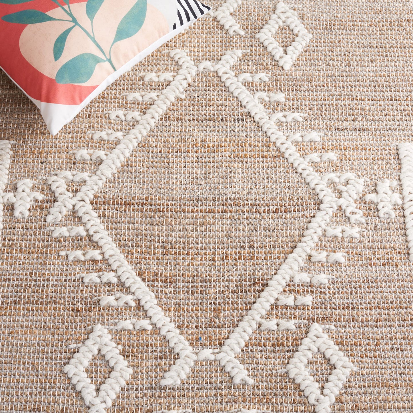 SAFAVIEH Natural Fiber Collection Accent Rug - 4' x 6', Natural & Ivory, Flat Weave Farmhouse Boho Jute & Wool Design, Ideal for High Traffic Areas in Entryway, Living Room, Bedroom (NFB377A)