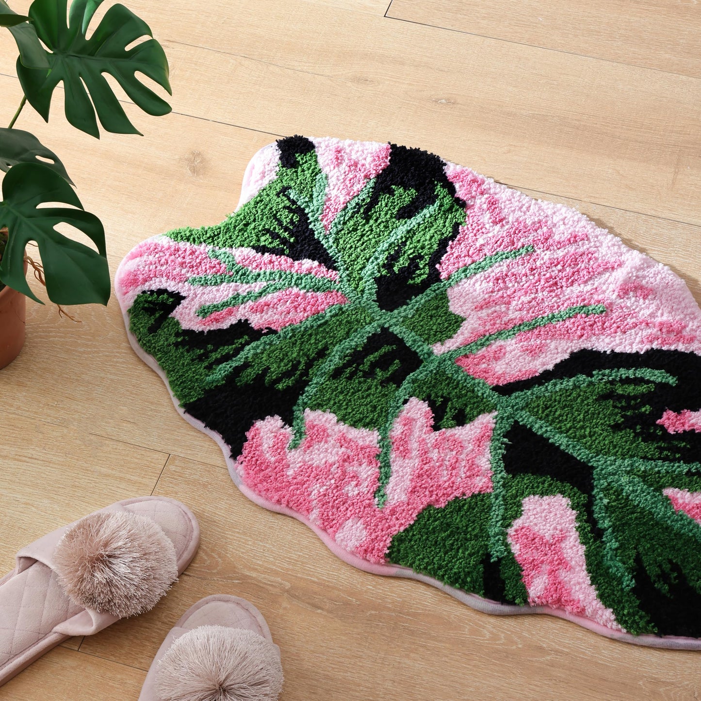 Fosiyaa Green Leaf Rug, Cute Monstera Soft Non Slip Tufted Bath Mat Palm Shaped Plush Fun Floor Mat for Bathroom Kitchen Bedroom Home Decor