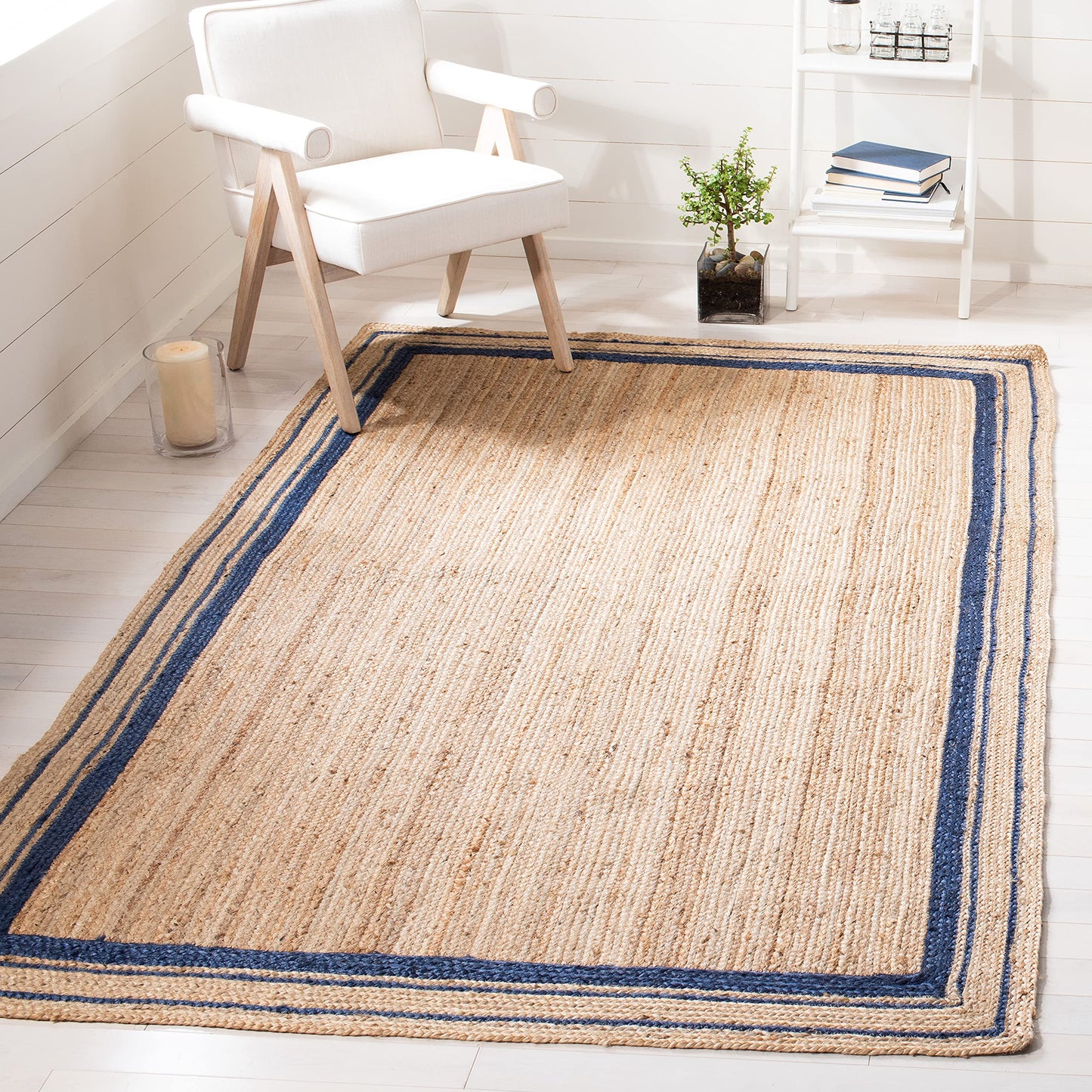 SAFAVIEH Natural Fiber Collection Accent Rug - 4' x 6', Navy & Natural, Handmade Border Farmhouse Jute, Ideal for High Traffic Areas in Entryway, Living Room, Bedroom (NF109N)