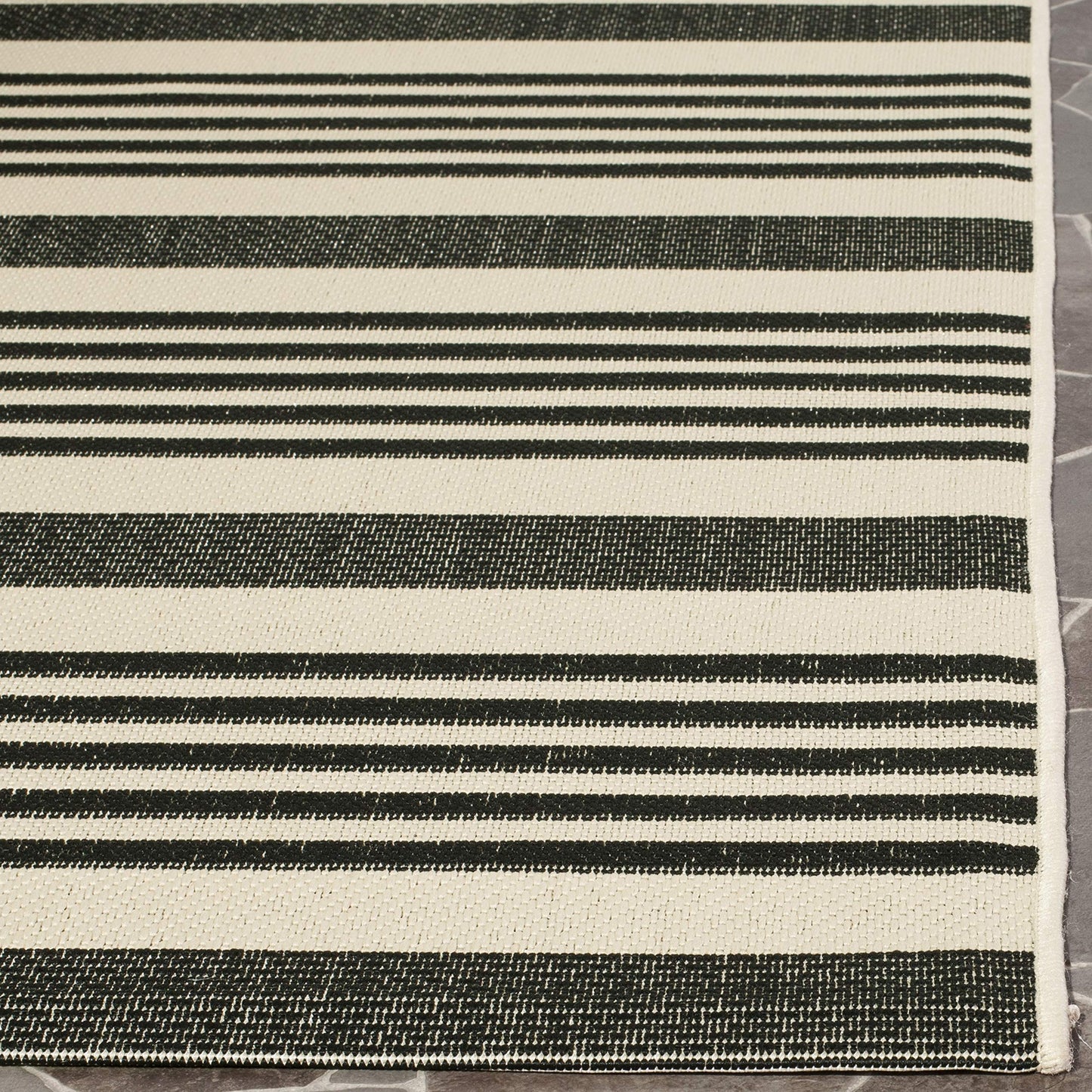 SAFAVIEH Washable Rug Outdoor Courtyard Collection - 4' x 5'7", Black & Bone, Non-Shedding & Easy Cleaning, Ideal for Patio, Backyard, Mudroom (CY6062-216)