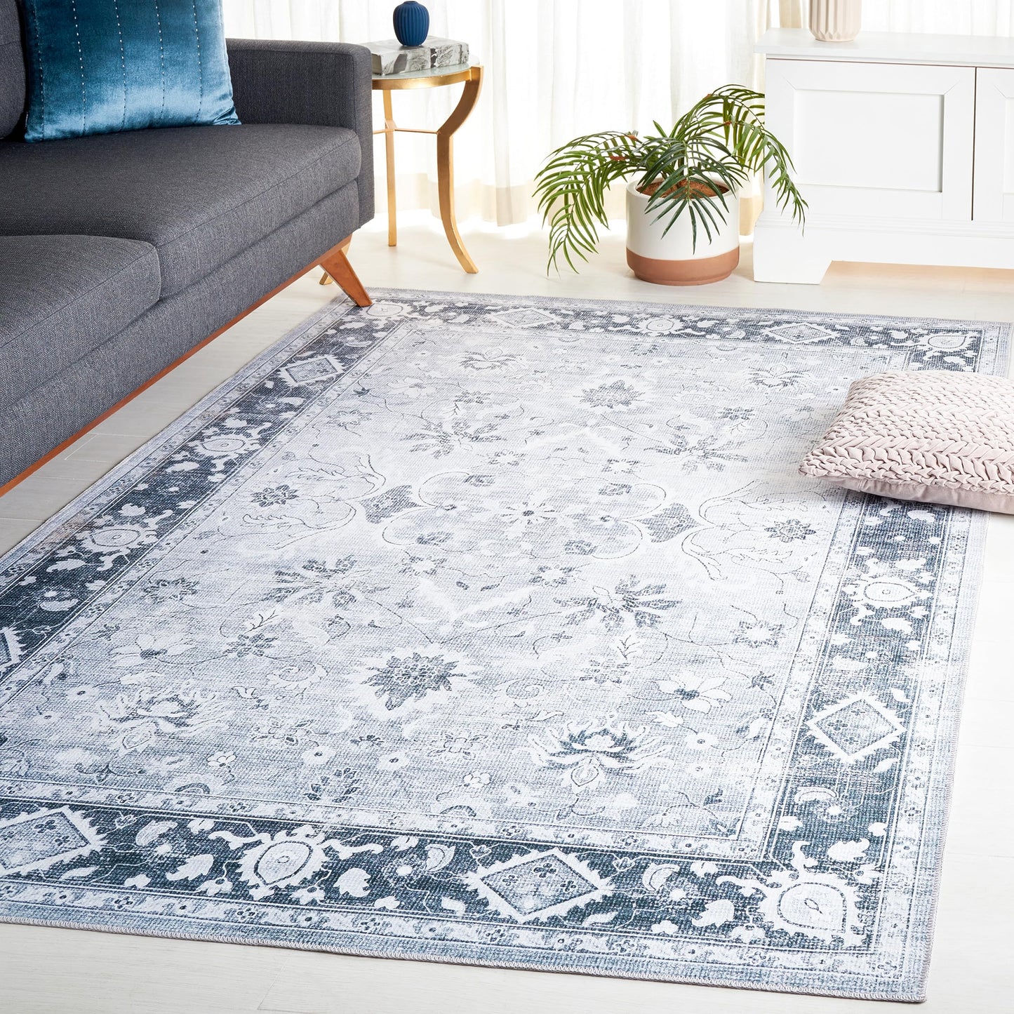 SAFAVIEH Washable Rug Arizona Collection - 3' x 5', Light Grey & Grey Green, Slip Resistant & Easy to Clean, Ideal for Living Room, Entryway, Foyer, Kitchen, Bedroom (ARZ118F)