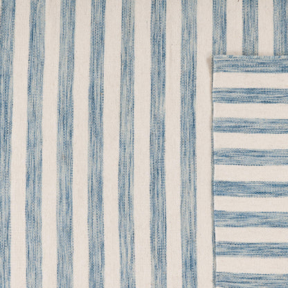 SAFAVIEH Dhurries Collection Area Rug - 6' Square, Blue & Ivory, Handmade Flat Weave Wool, Ideal for High Traffic Areas in Living Room, Bedroom (DHU575B)