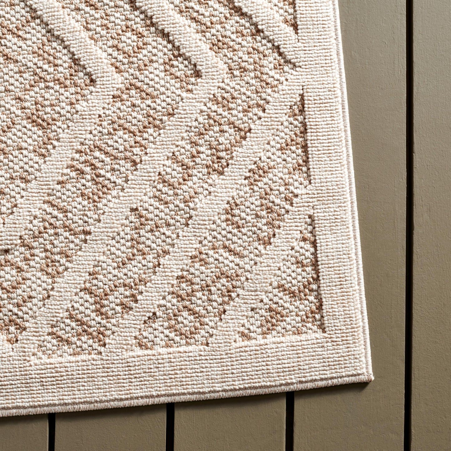 Martha Stewart x SAFAVIEH Outdoor Area Rug Collection - 5'3" x 7'6", Beige & Brown, Weather Resistant & Washable, Ideal for Patio, Backyard, Mudroom, Deck, Dining Space (MSRO218B)