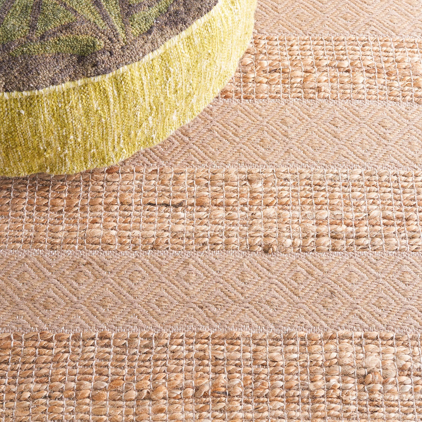 SAFAVIEH Area Rug 8x10 - Natural Fiber Collection - Large - Taupe & Natural, Handmade Jute & Cotton, Boho Farmhouse Rustic Design, Ideal for Living Room, Bedroom, Dining Space (NFB653E)
