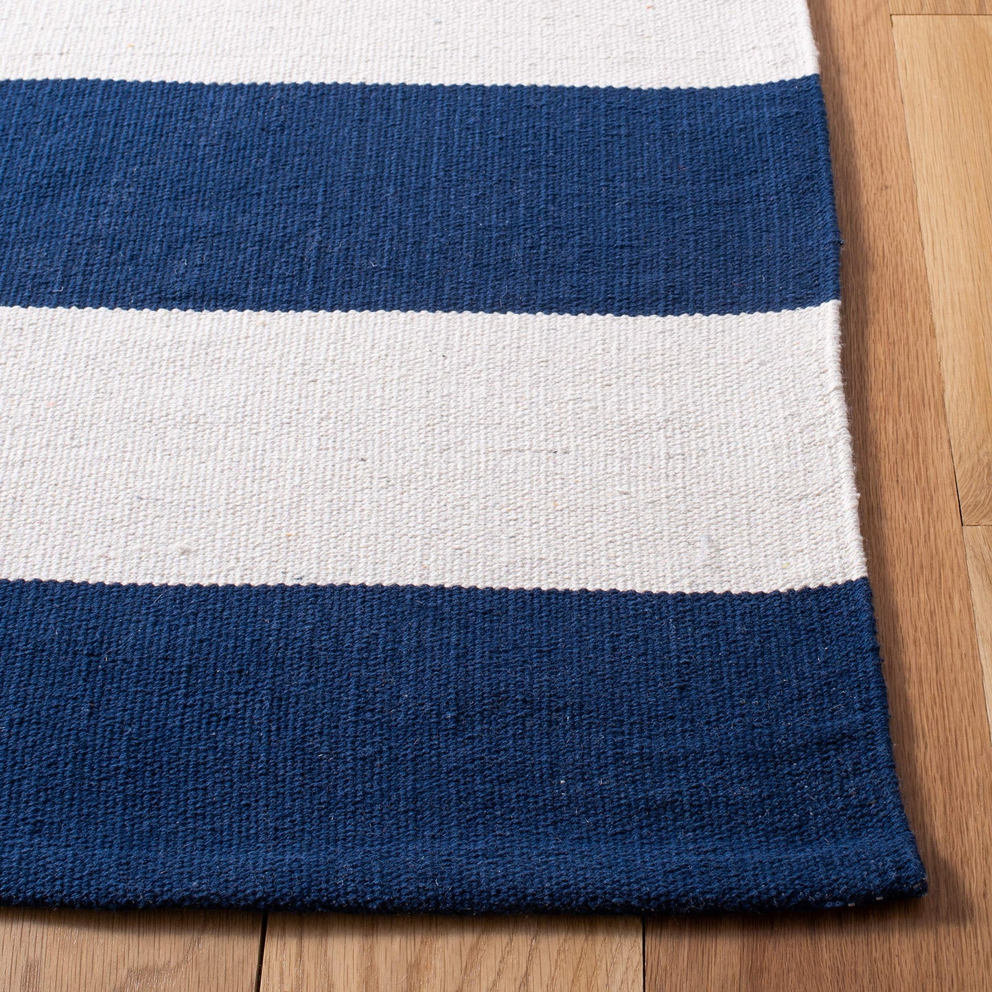 SAFAVIEH Montauk Collection Runner Rug - 2'3" x 9', Navy & Ivory, Handmade Flatweave Cotton, Woven Texture, Farmhouse Stripe Pattern, Ideal for Bedroom, Kitchen, Hallway (MTK712H)